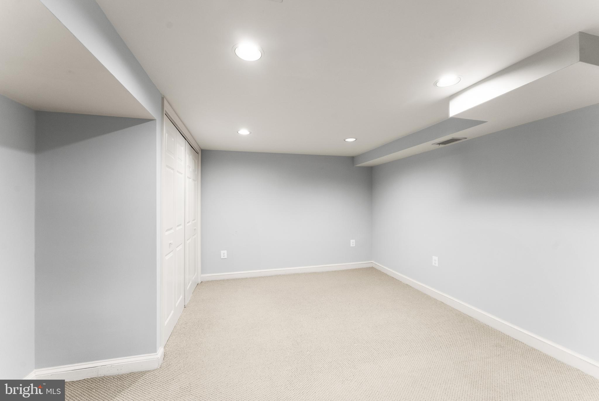 850 N KENSINGTON STREET