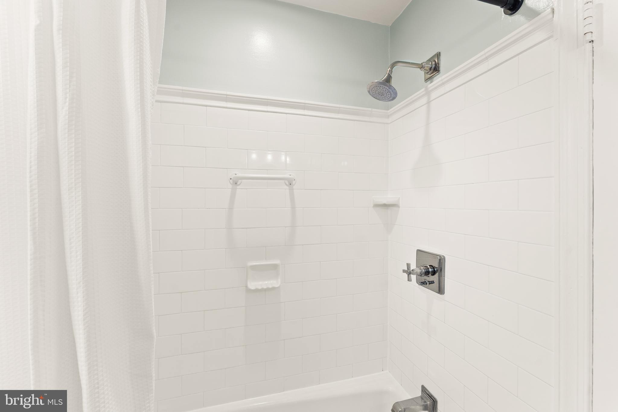 850 N KENSINGTON STREET