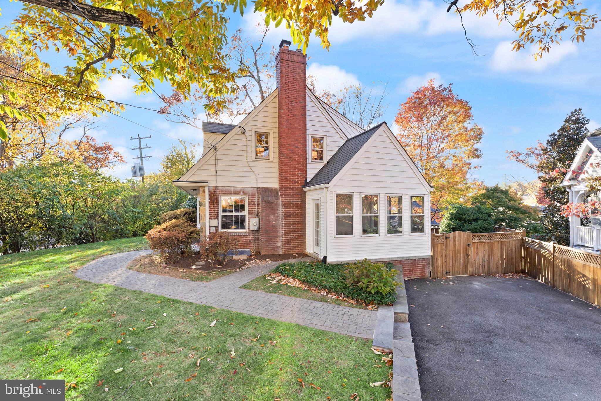 850 N KENSINGTON STREET