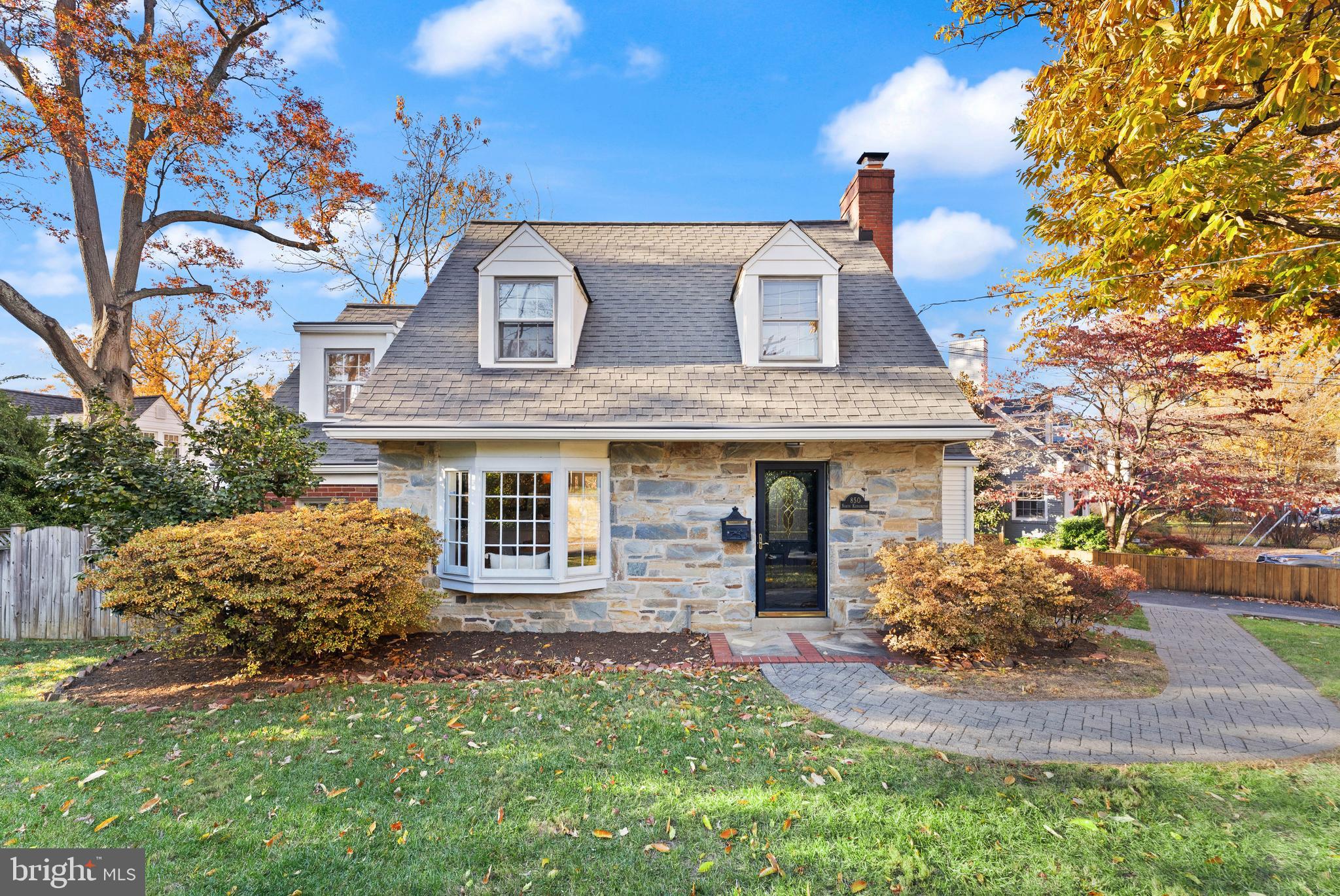 850 N KENSINGTON STREET