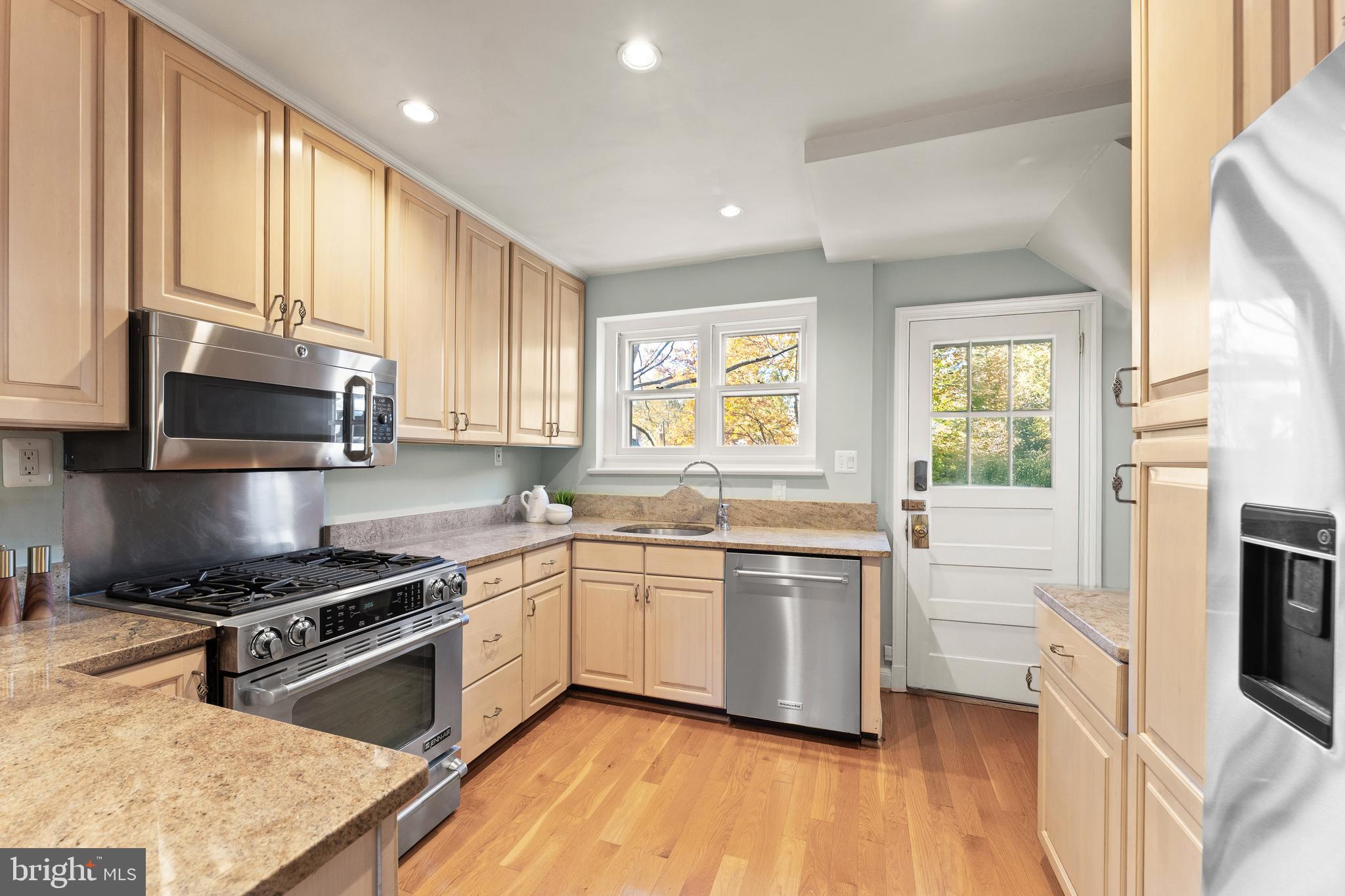 850 N KENSINGTON STREET