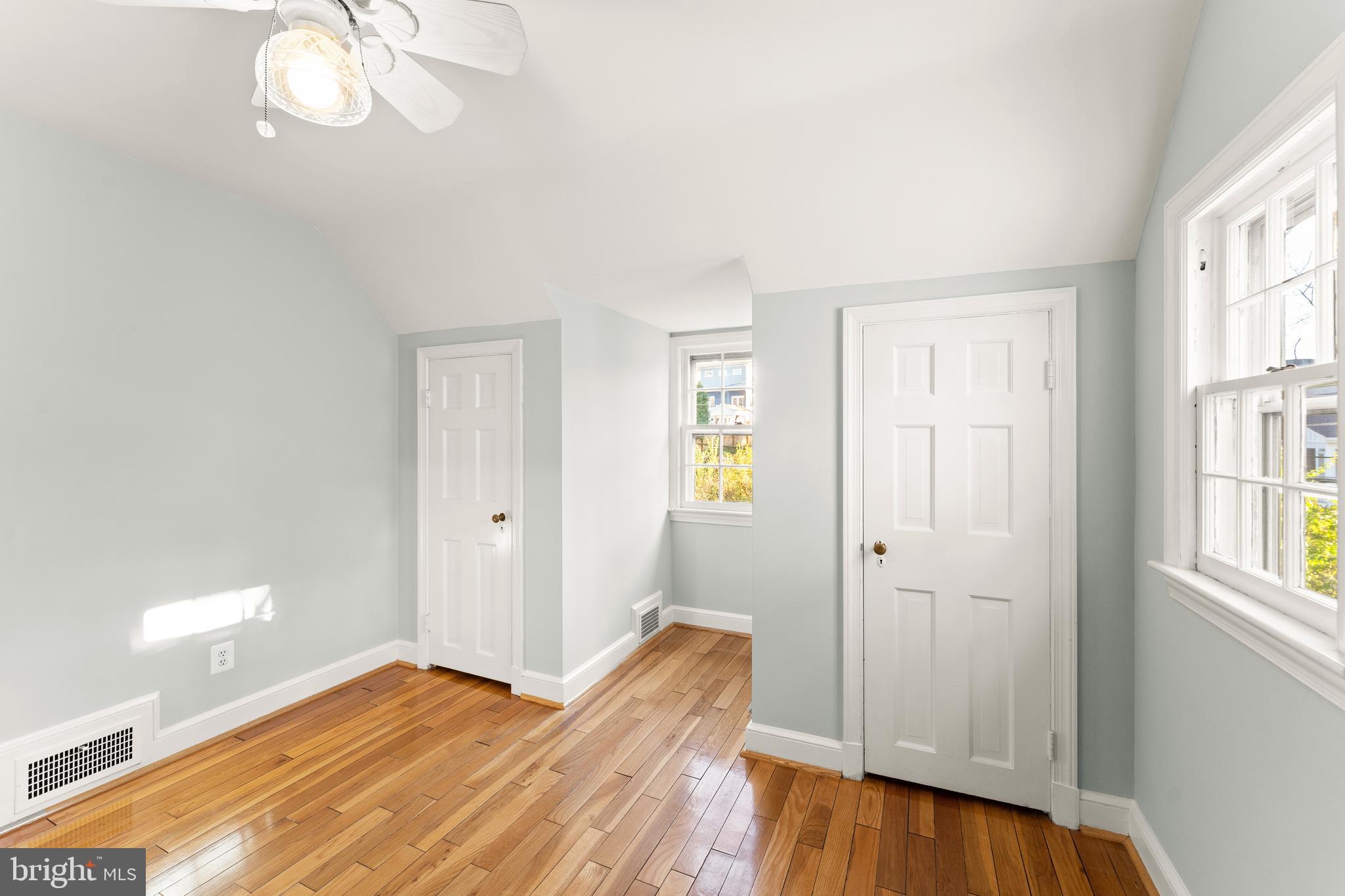 850 N KENSINGTON STREET