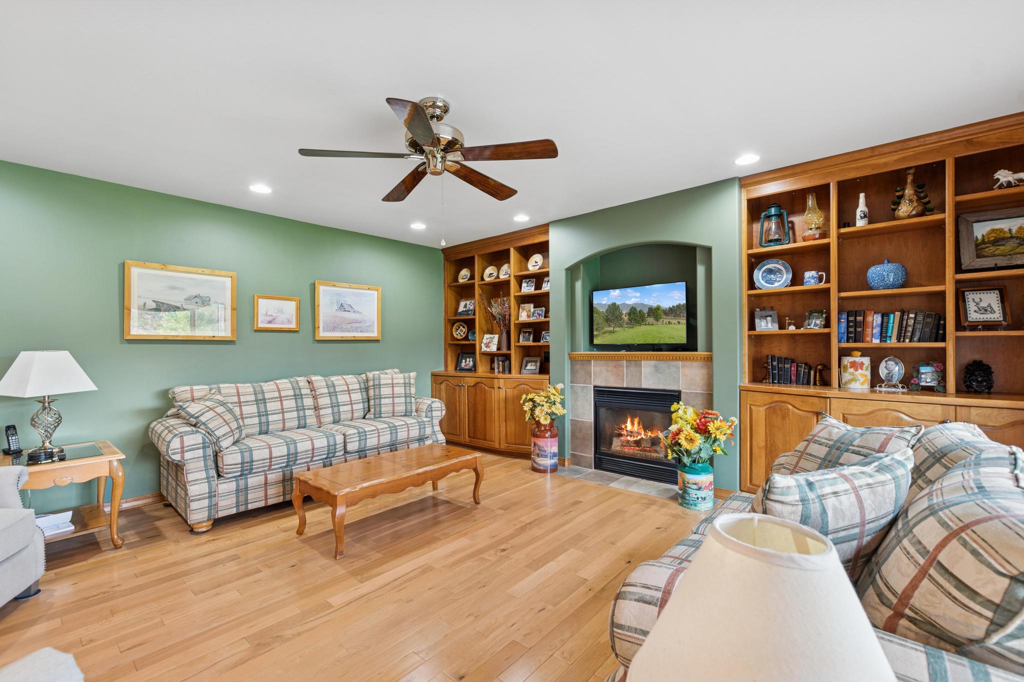 115 Scotch Pine Lane