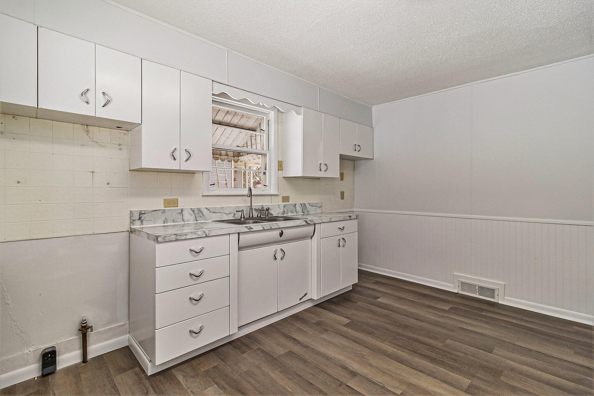 811 S Division Street