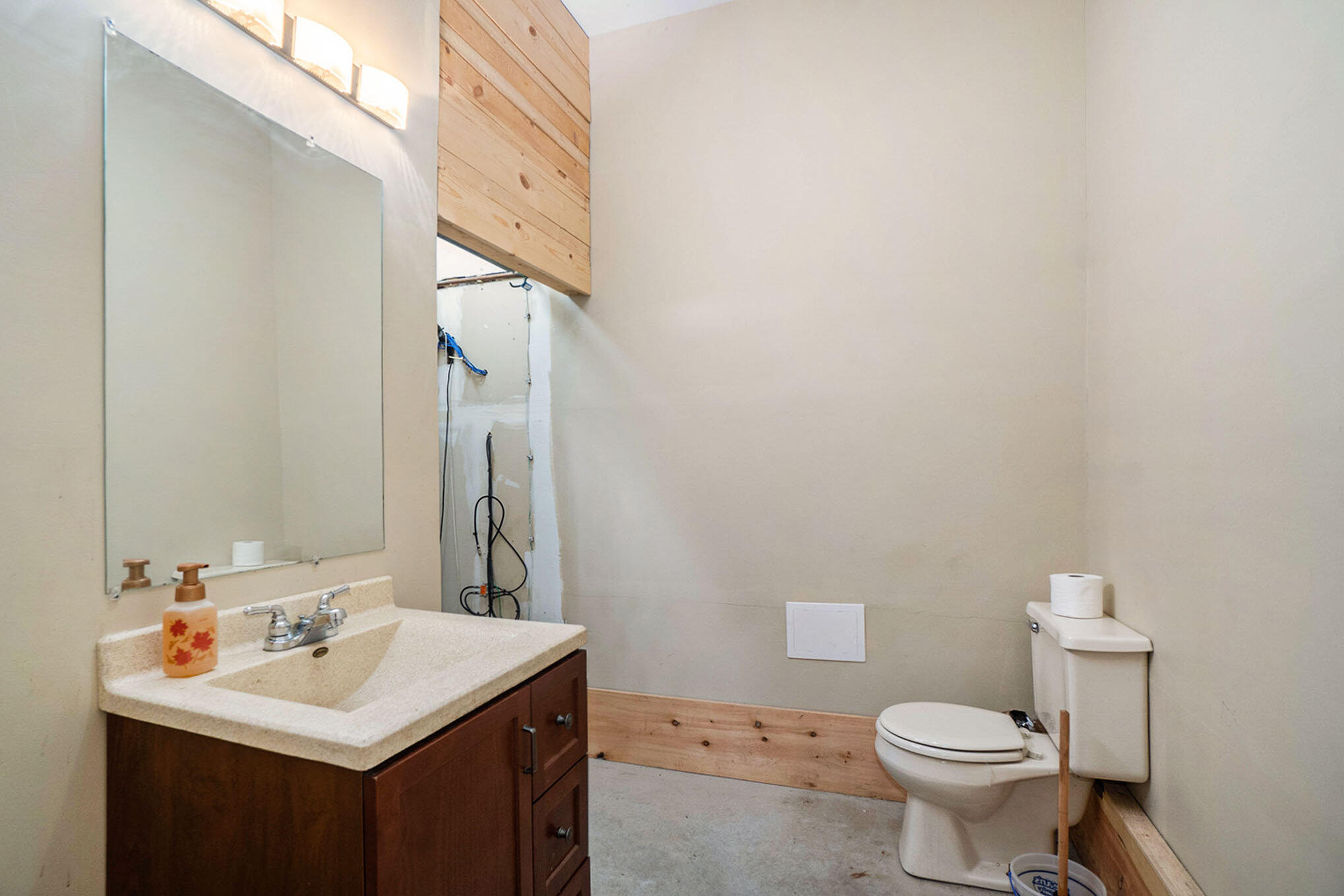 6039 W Morris Lake Road