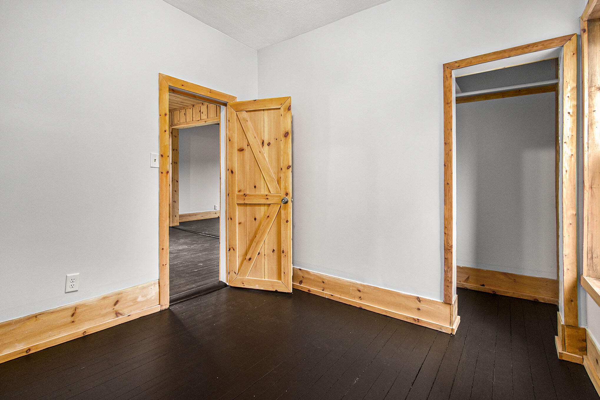 5142 Automobile Road