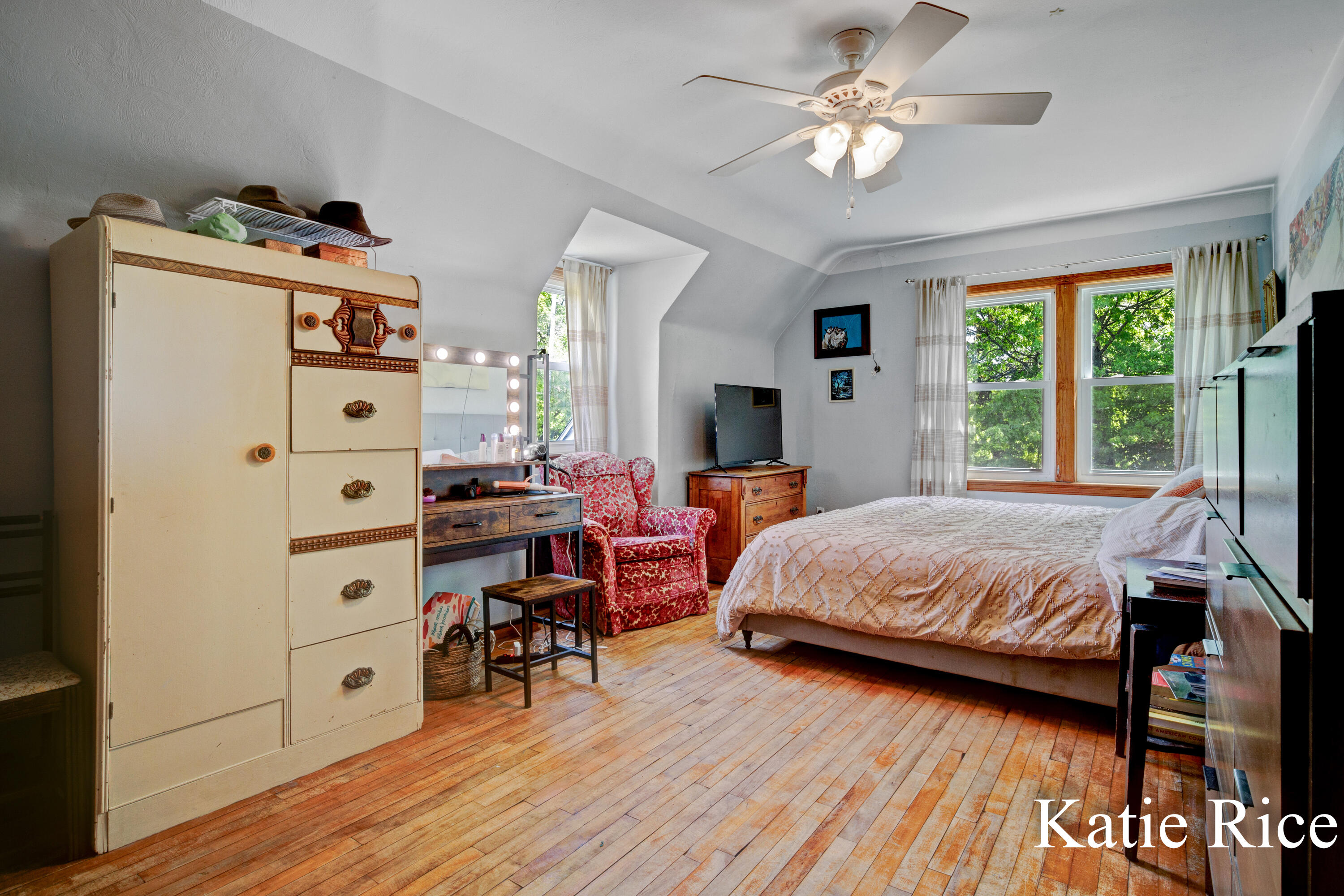 4897 Williams Street