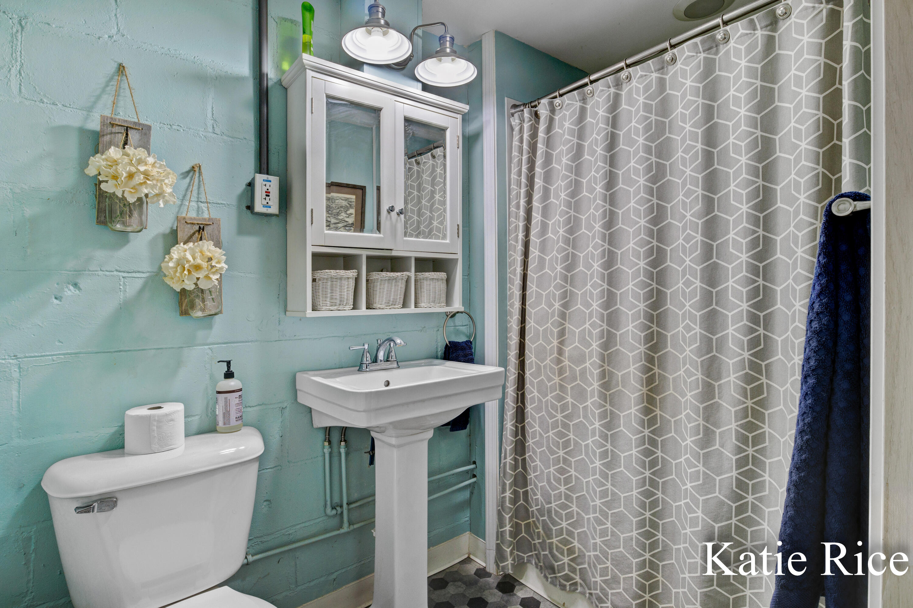 4897 Williams Street