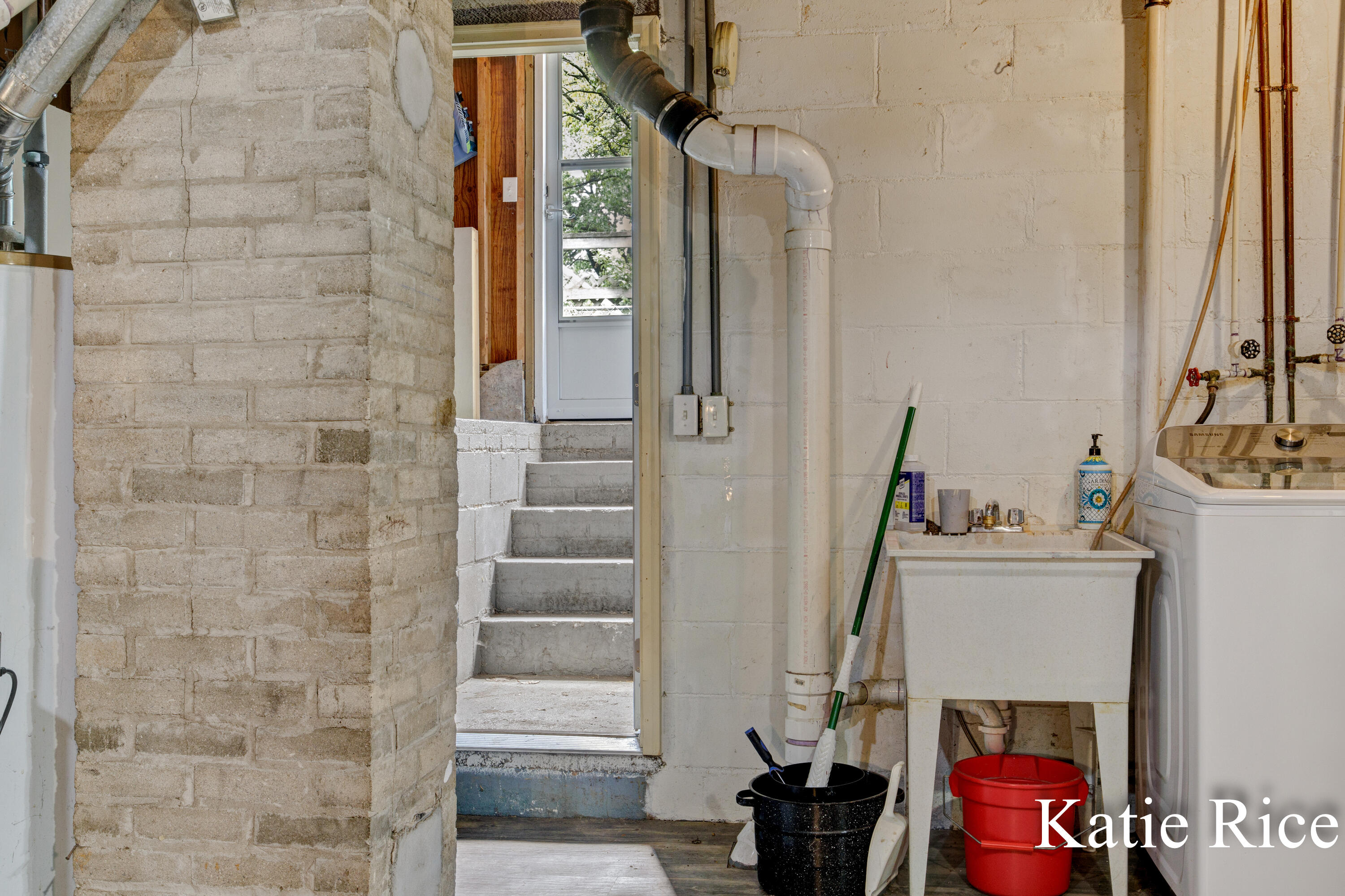 4897 Williams Street