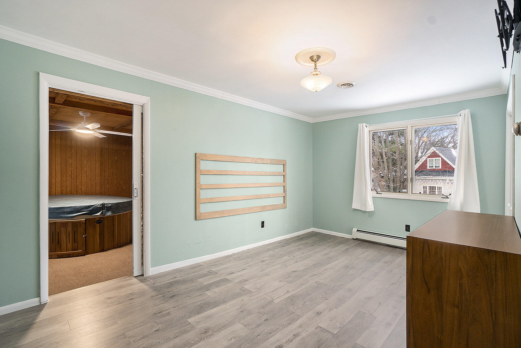 2200 McCracken Street