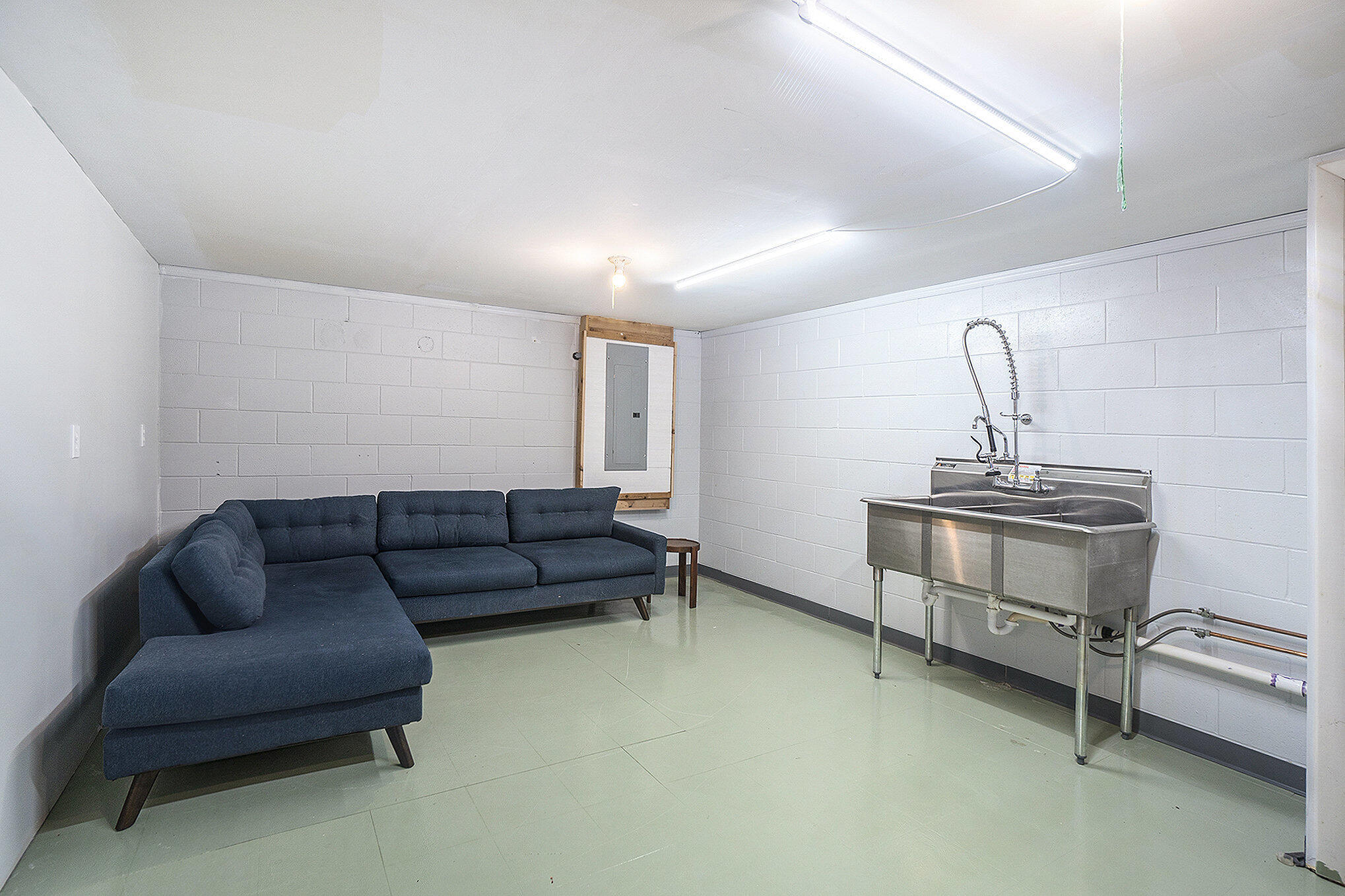 2200 McCracken Street