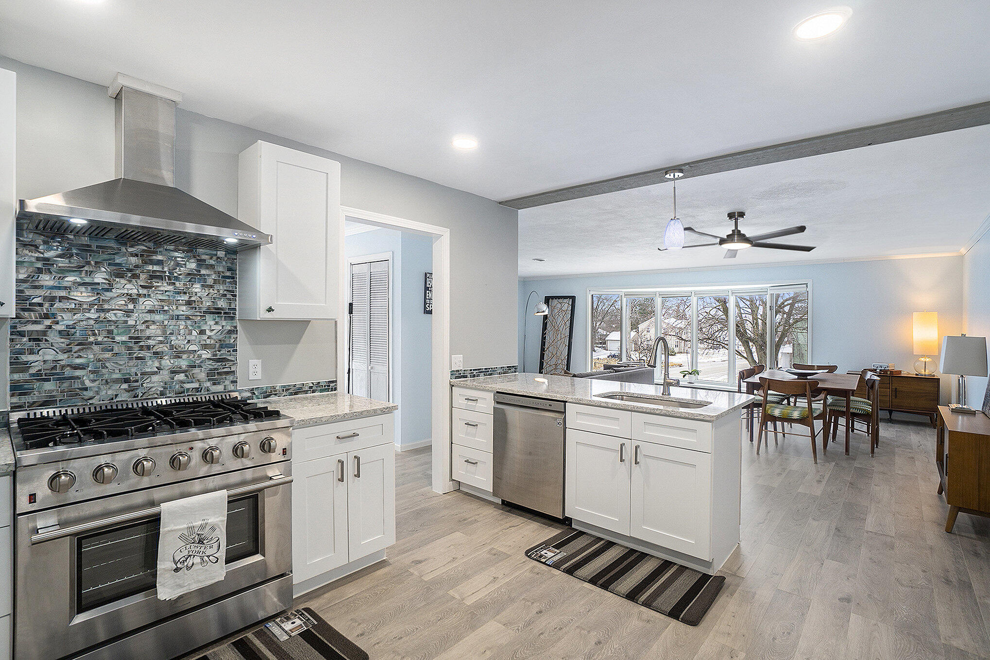 2200 McCracken Street