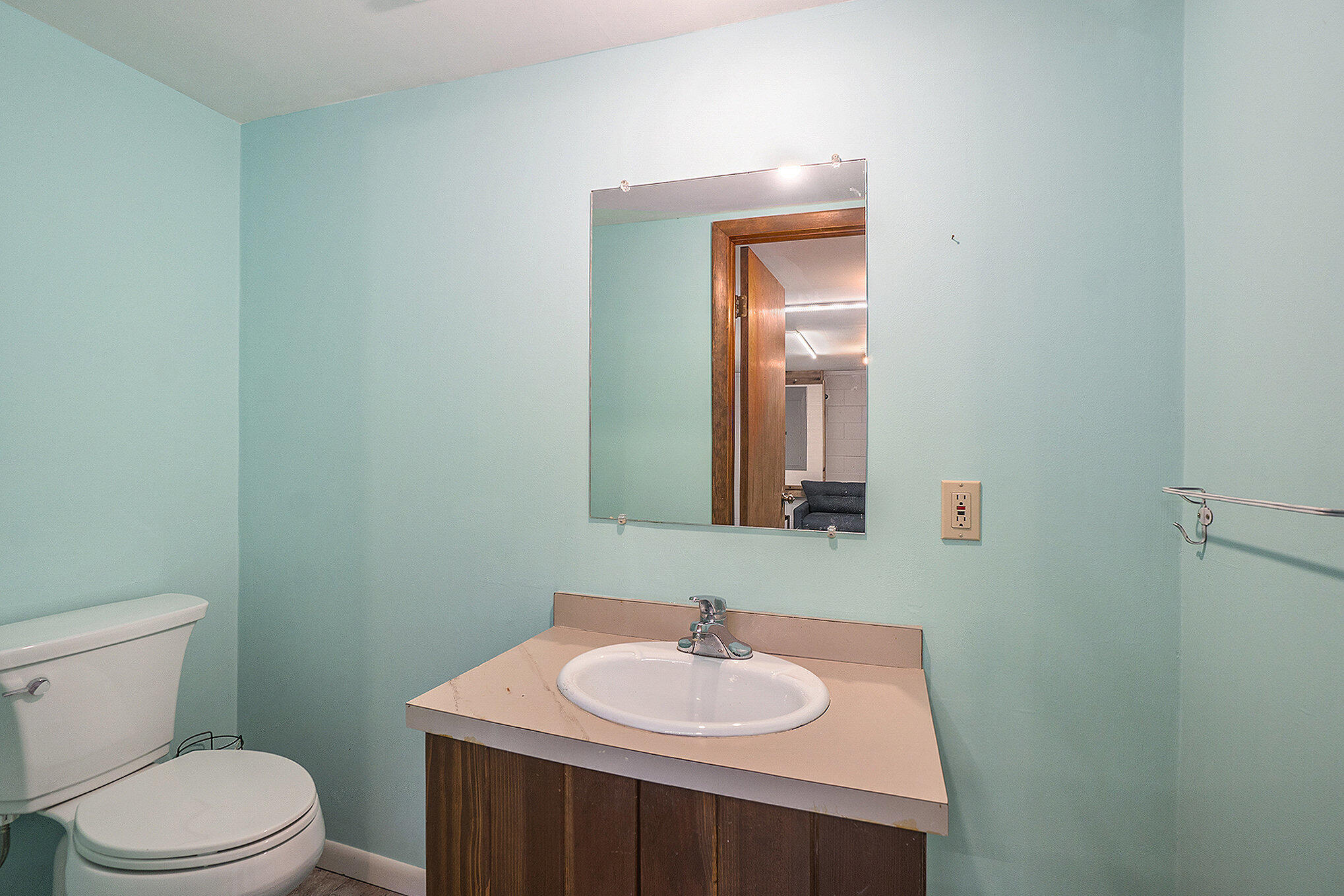 2200 McCracken Street