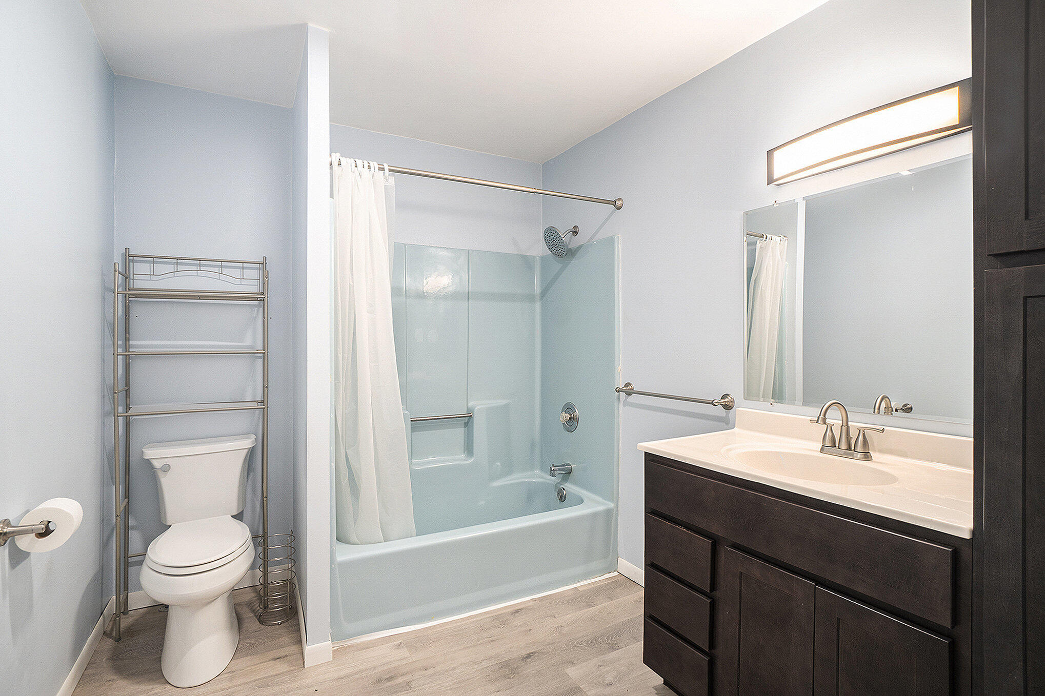 2200 McCracken Street