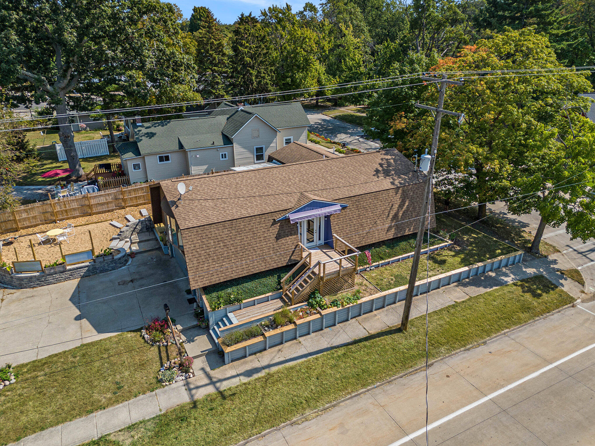 2200 McCracken Street