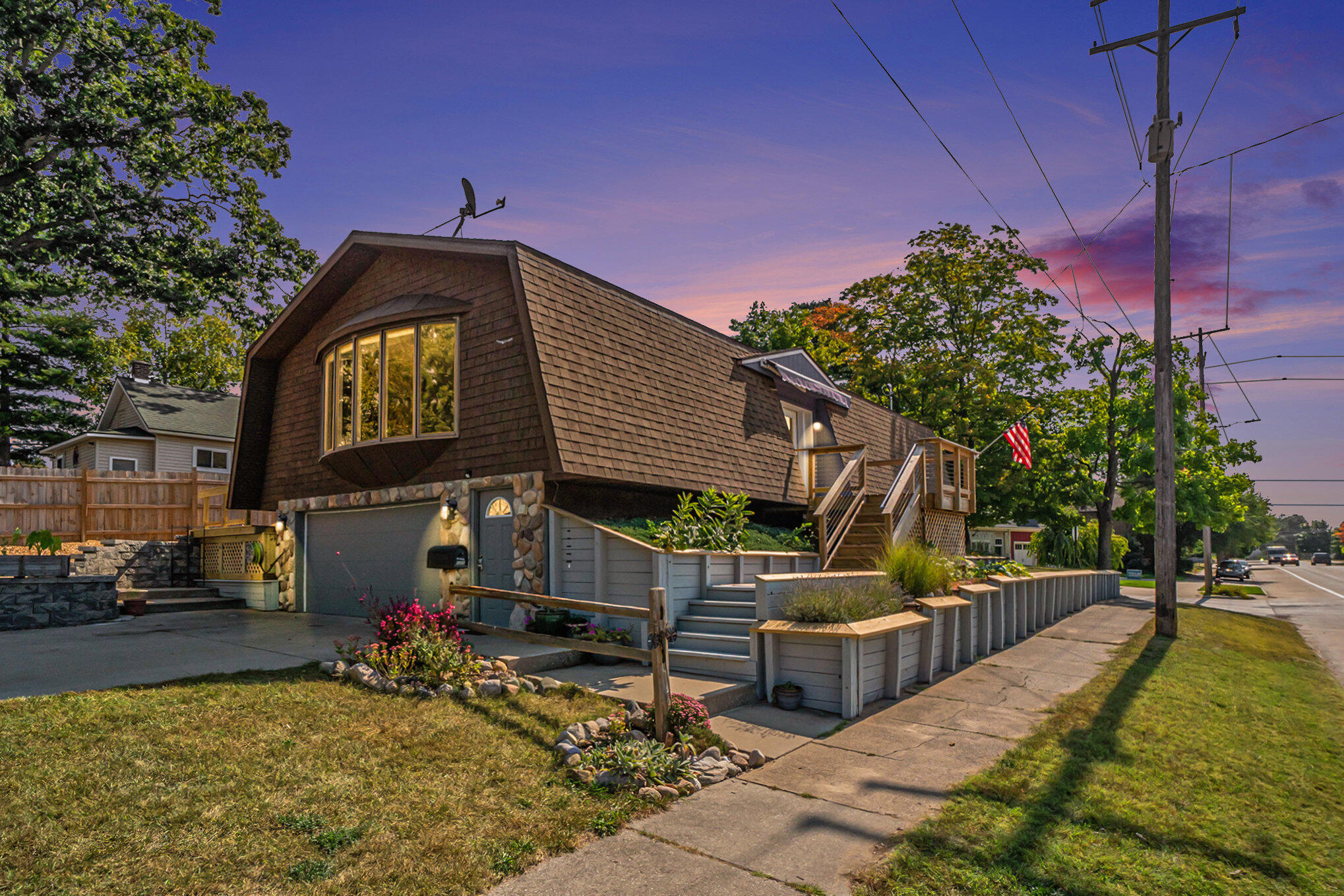 2200 McCracken Street