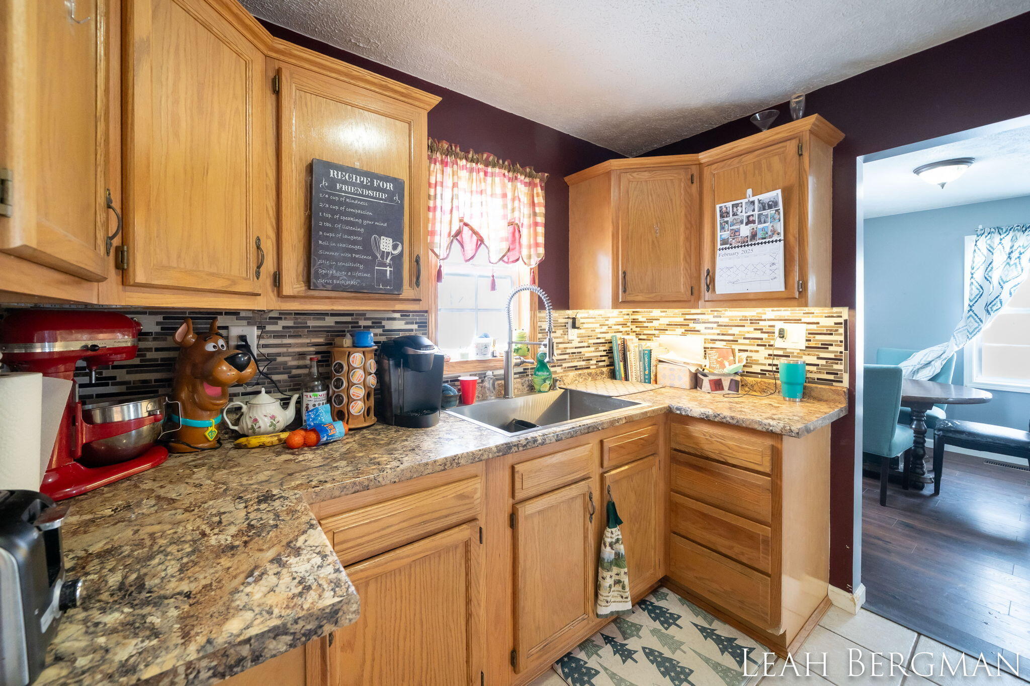 1876 E Isabella Avenue