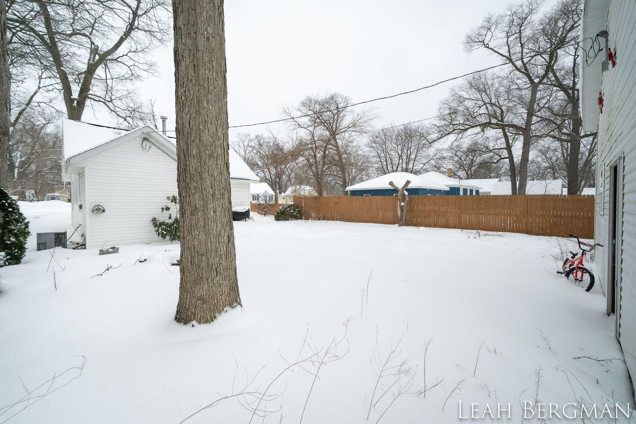 1876 E Isabella Avenue