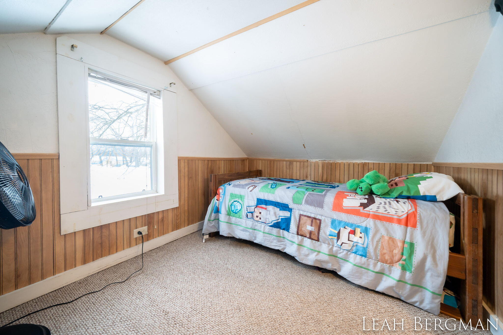 1876 E Isabella Avenue