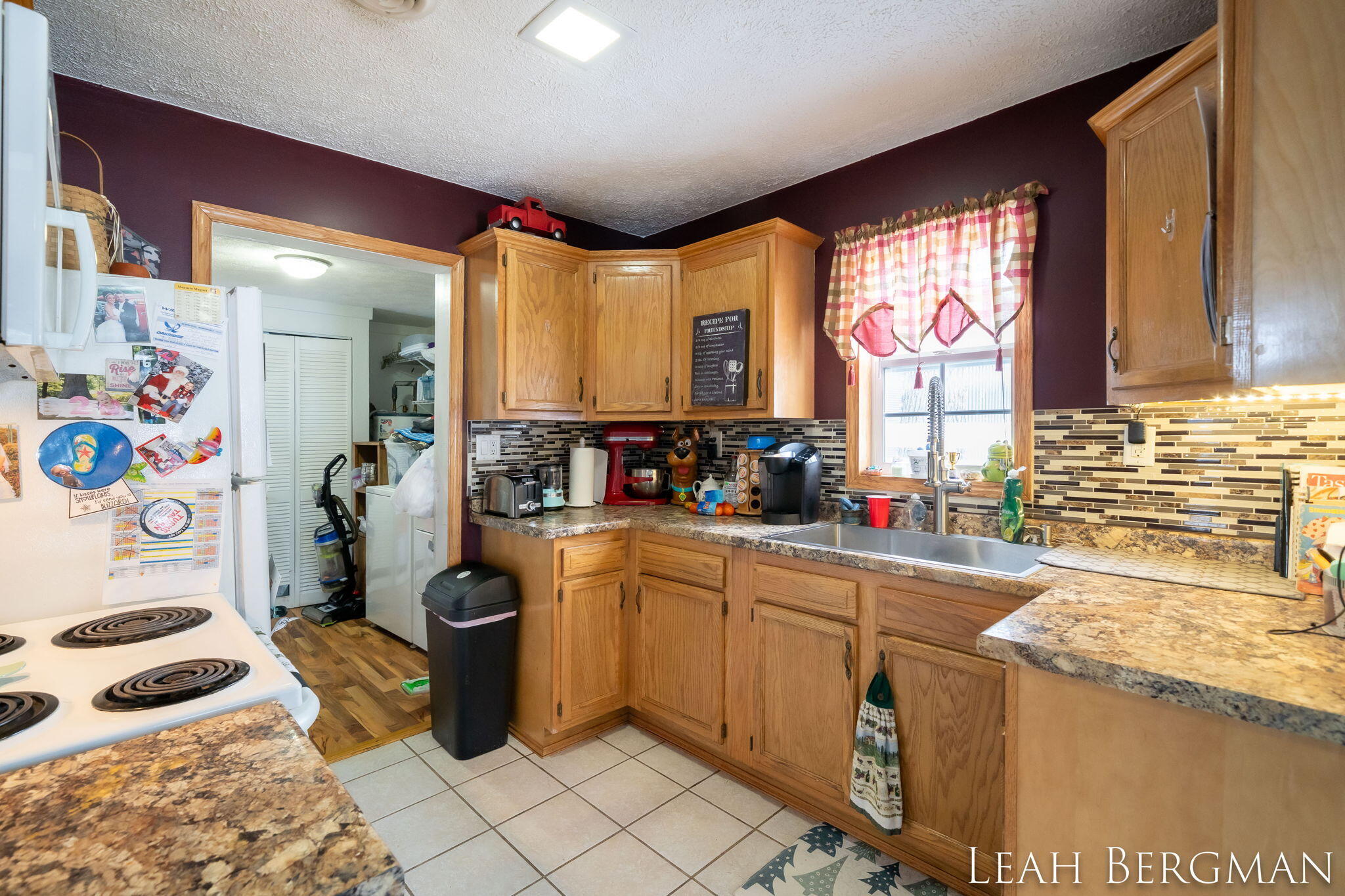 1876 E Isabella Avenue