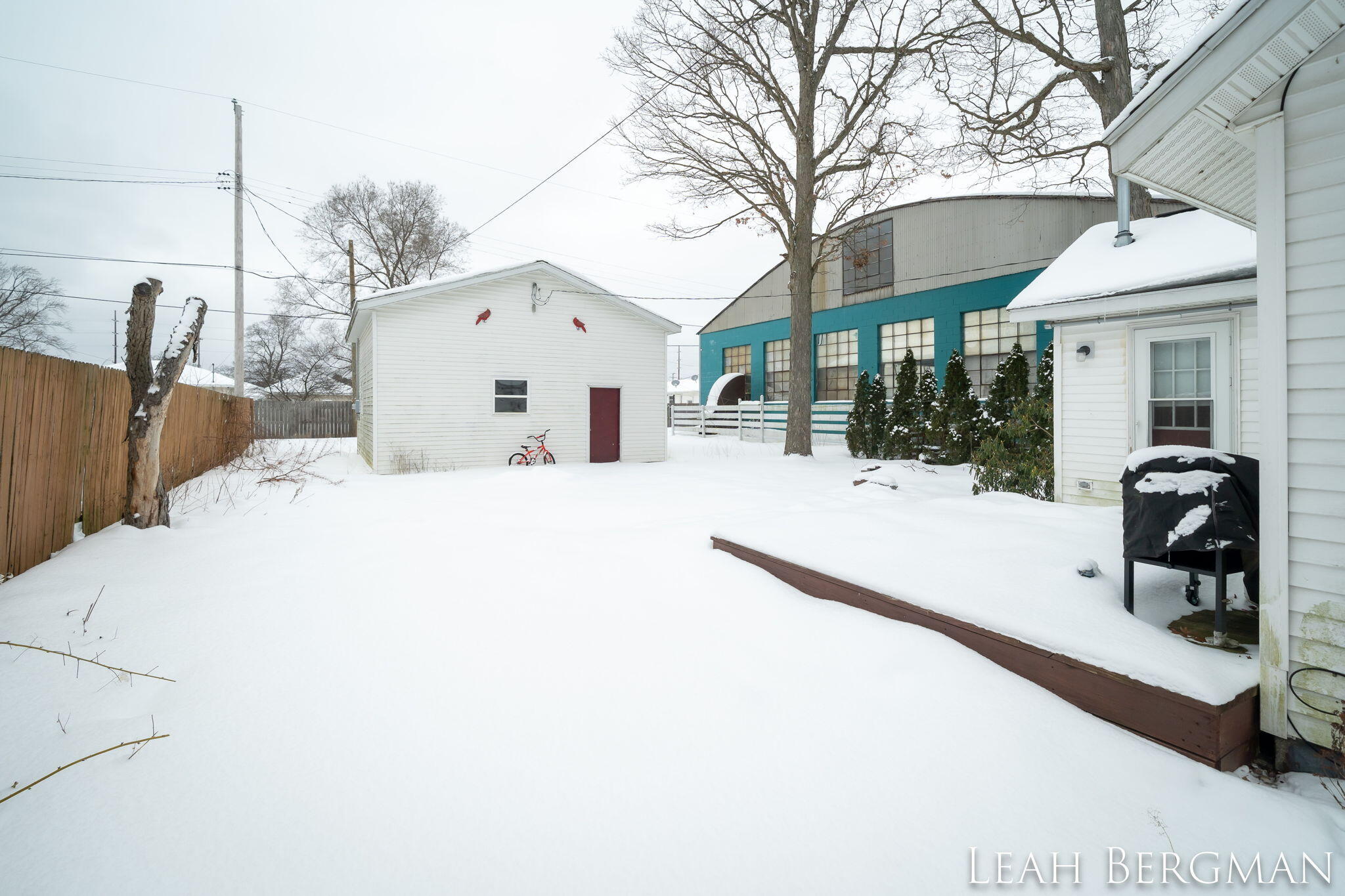 1876 E Isabella Avenue