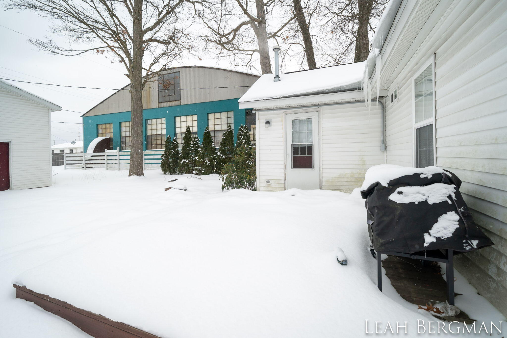 1876 E Isabella Avenue