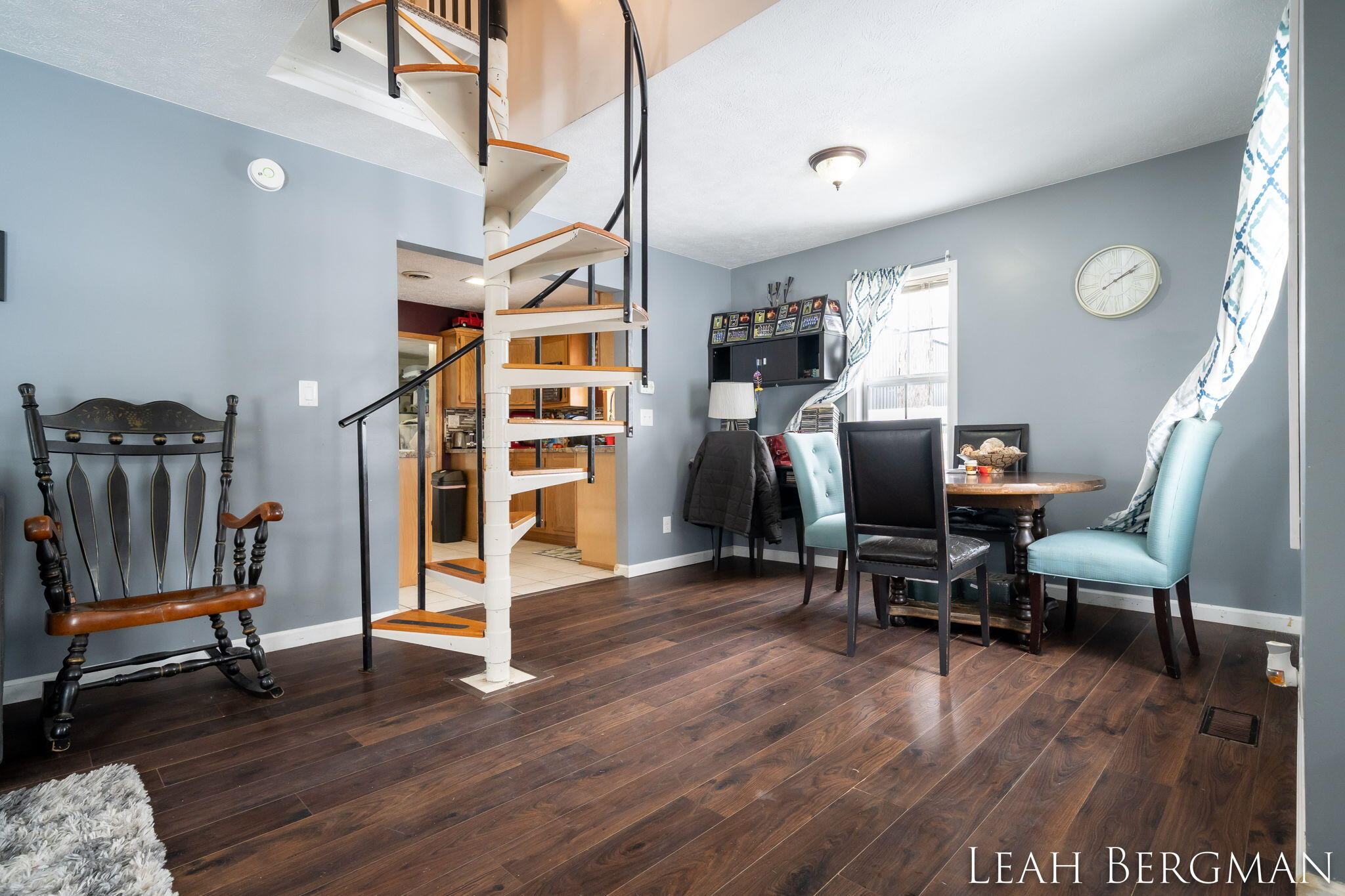 1876 E Isabella Avenue