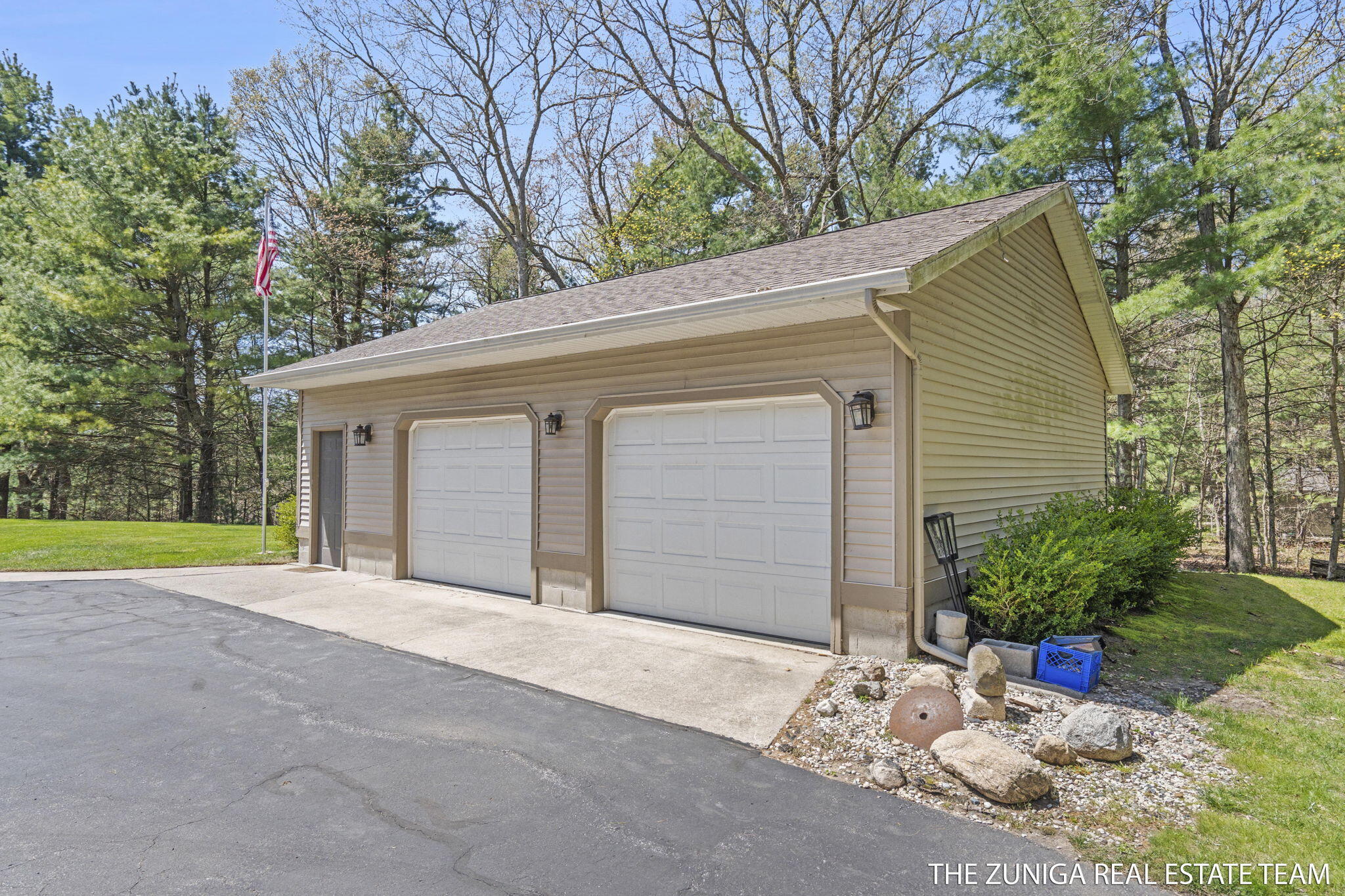 1087 Shore Walk Lane