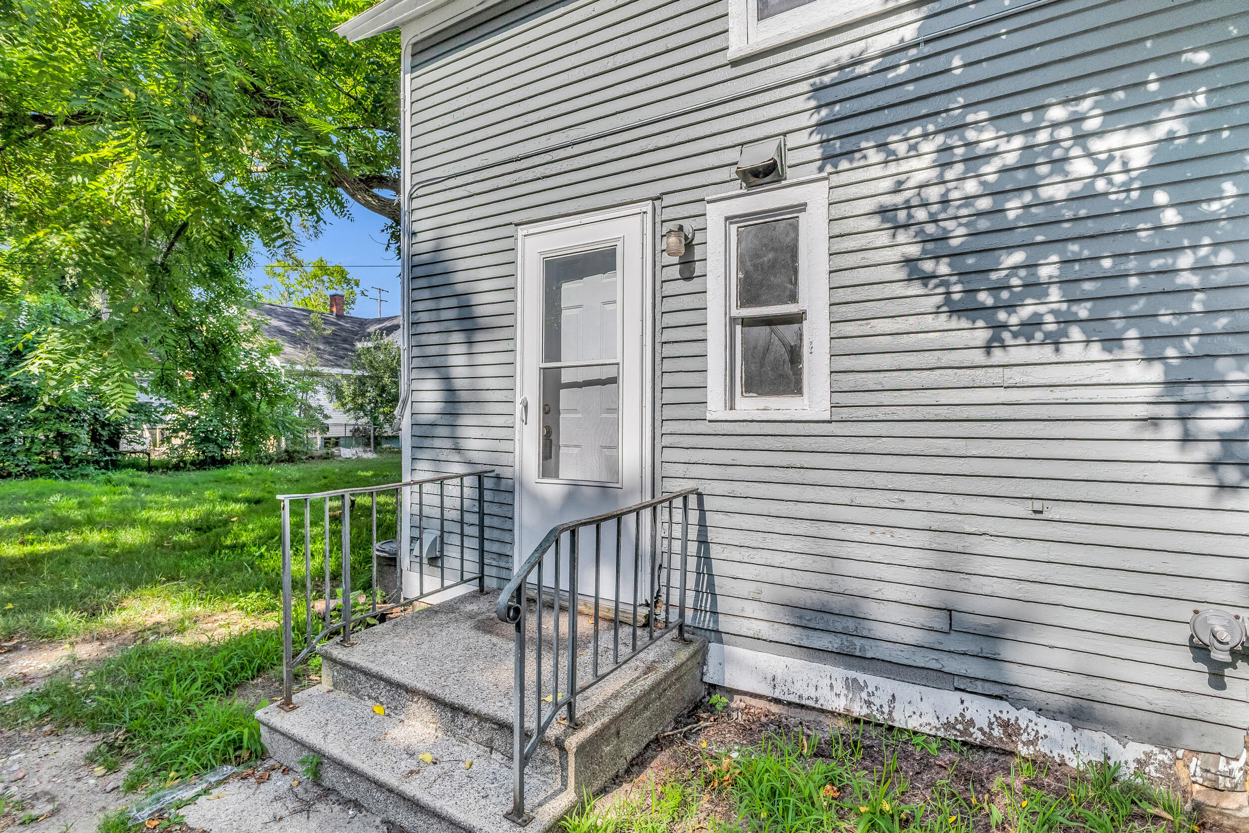 253 W Southern Avenue