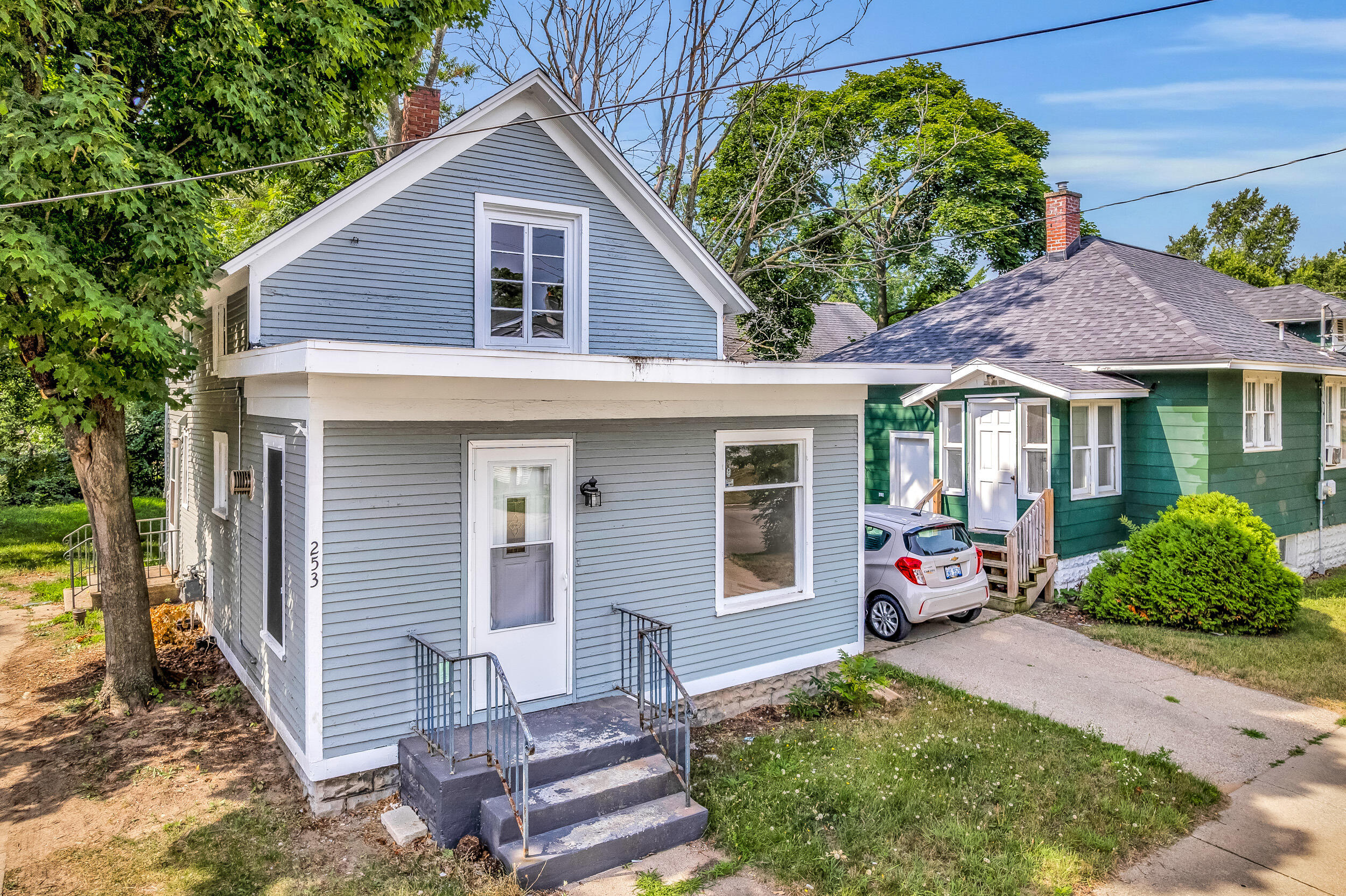 253 W Southern Avenue