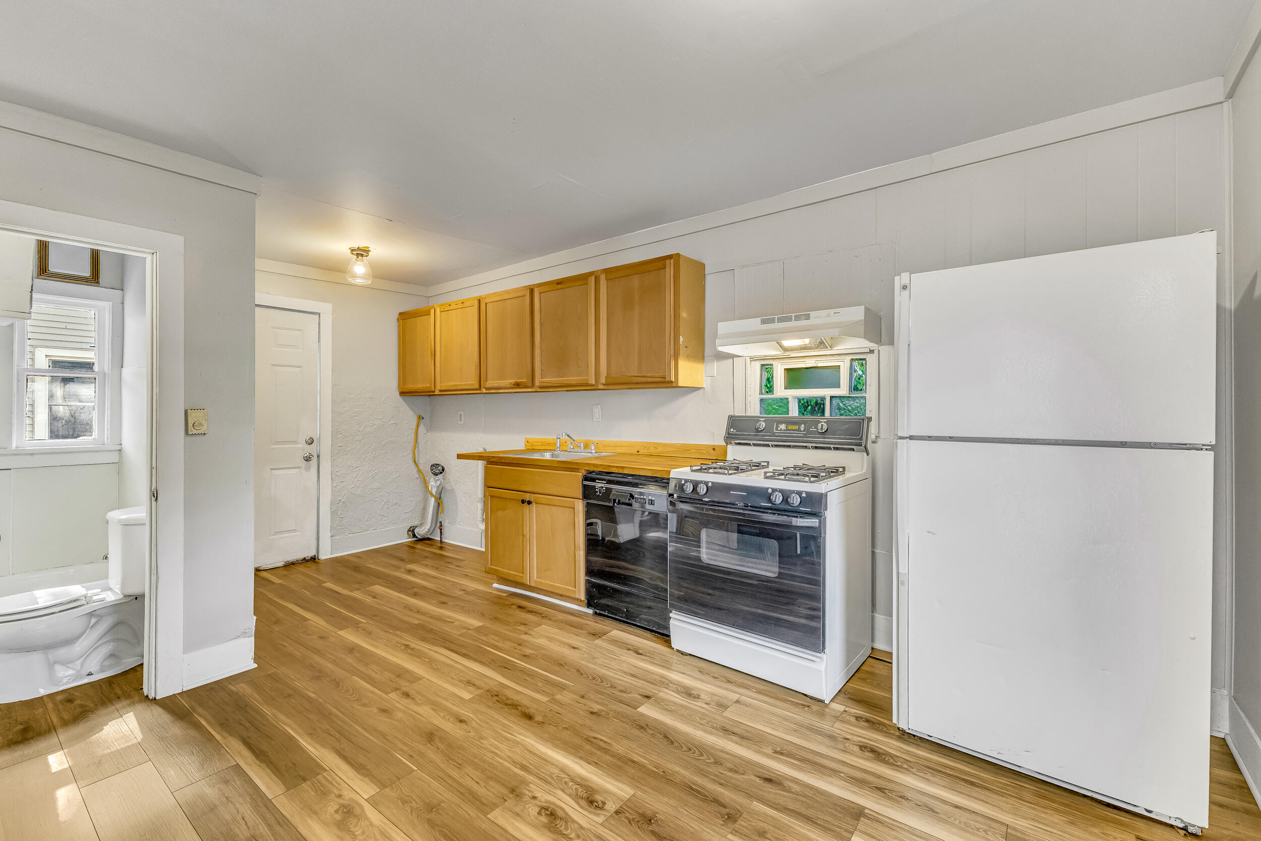 253 W Southern Avenue