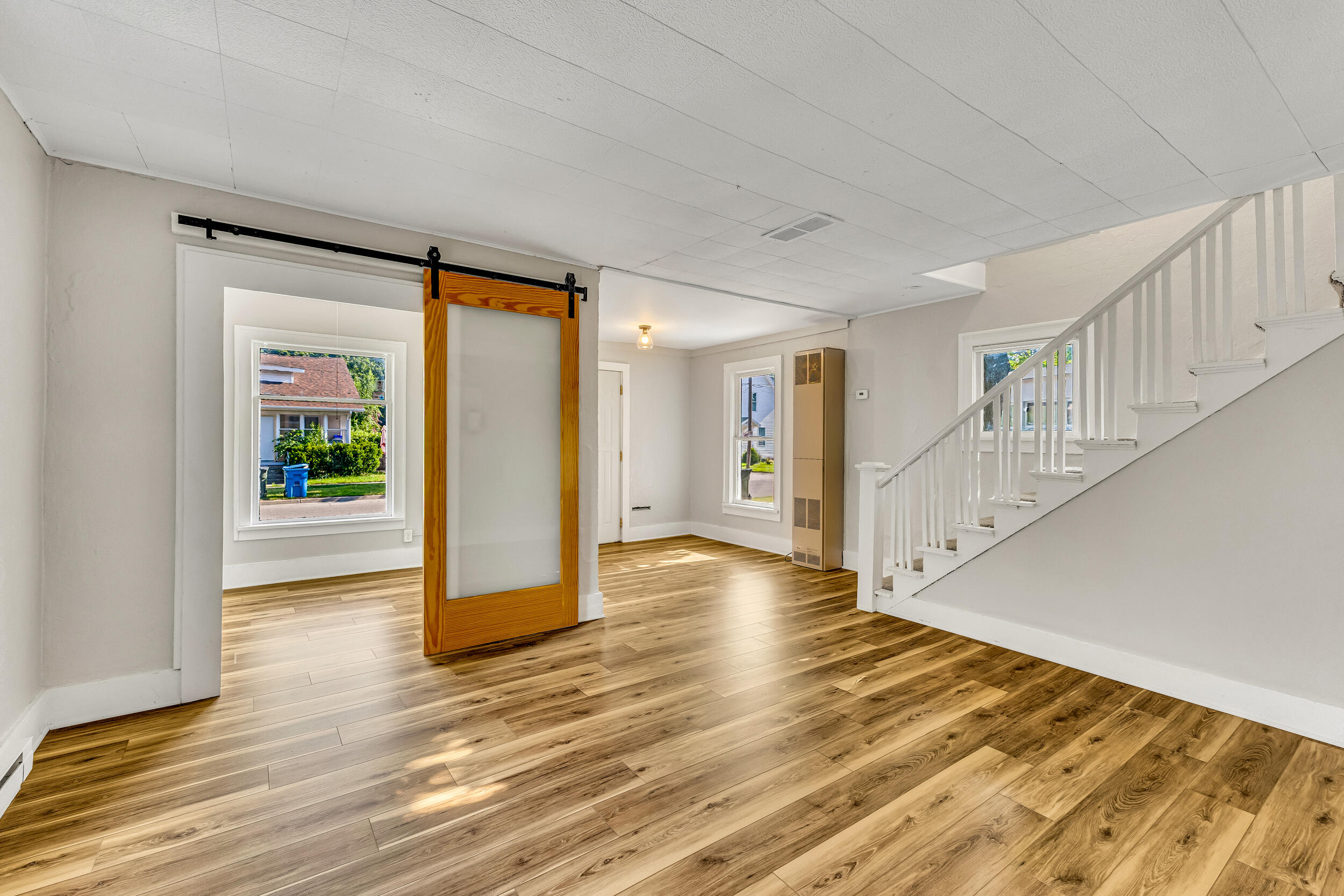 253 W Southern Avenue