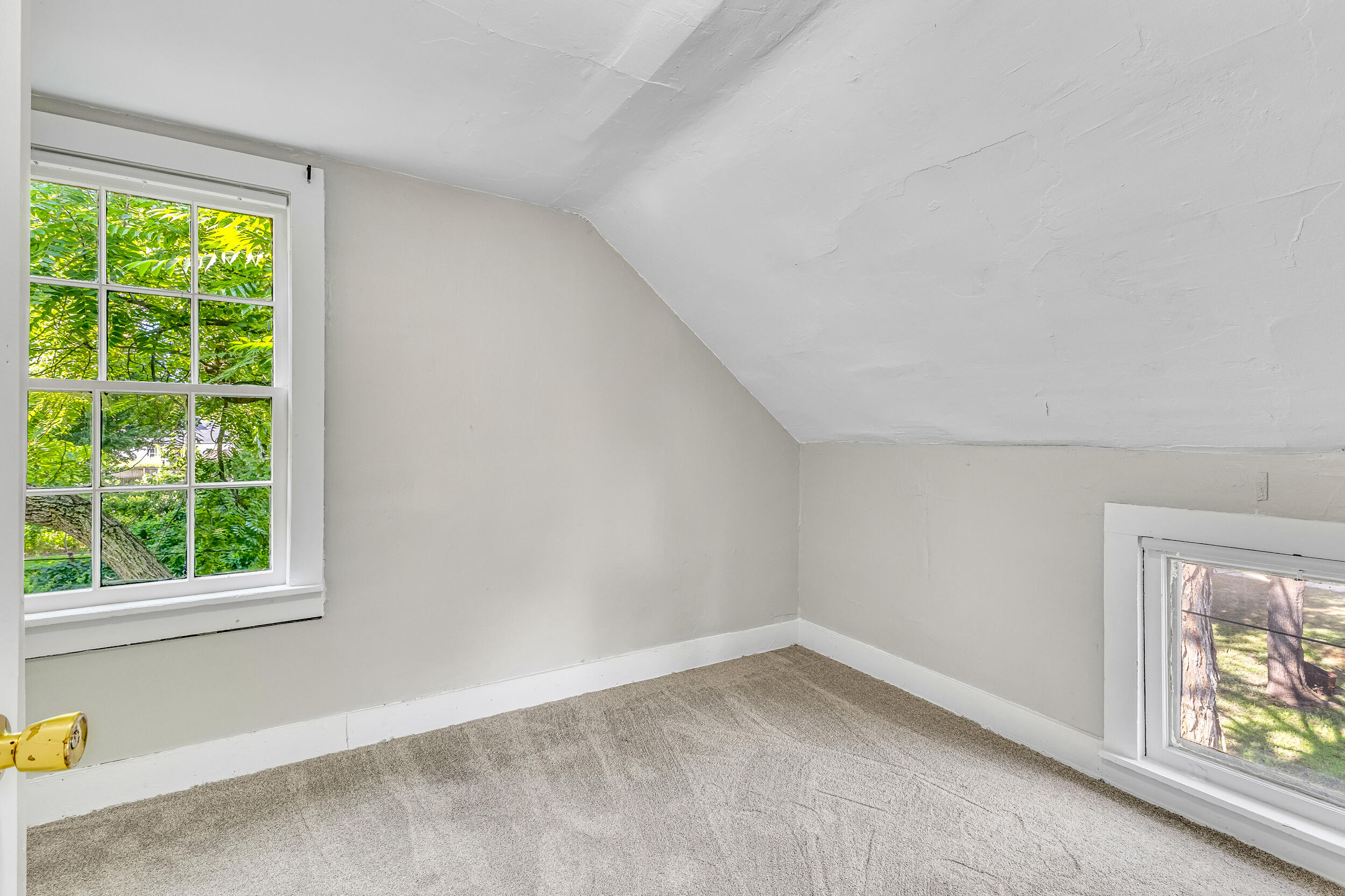 253 W Southern Avenue