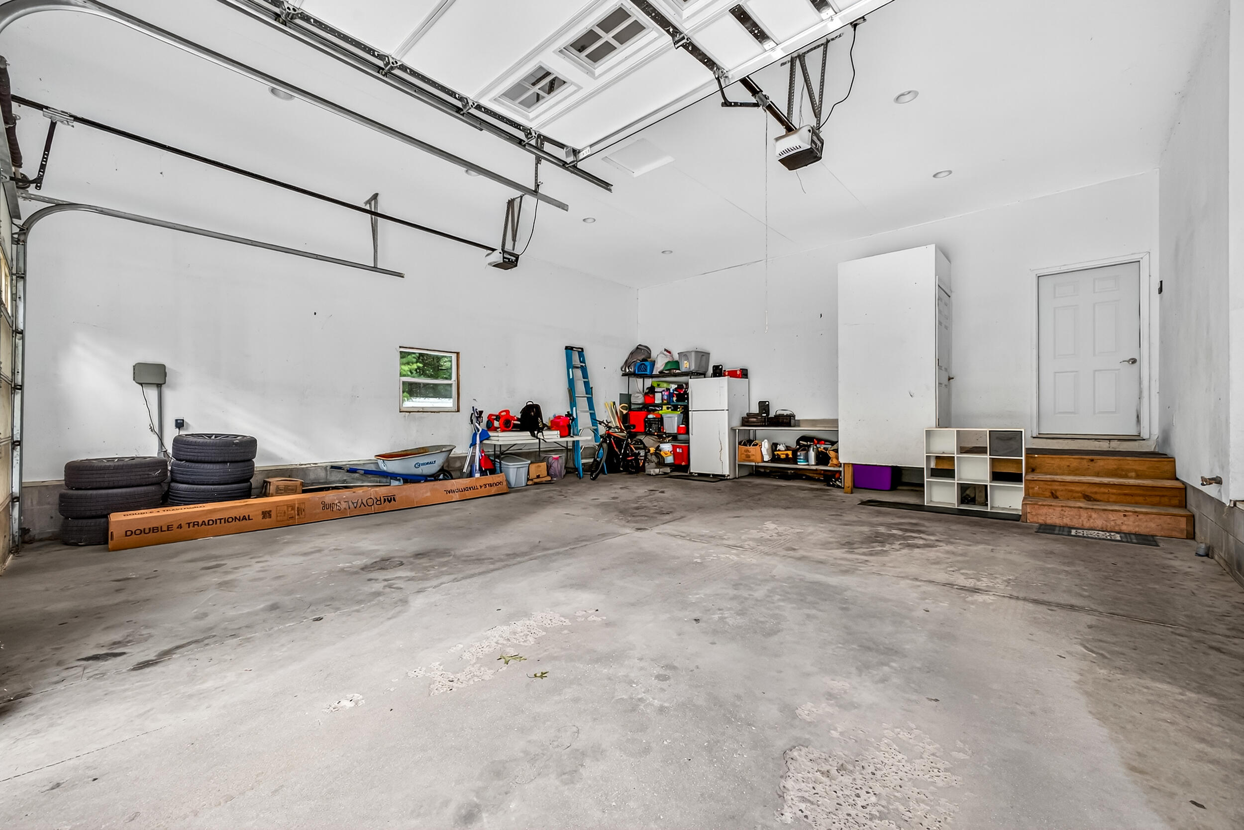 6472 Beverlyway Drive