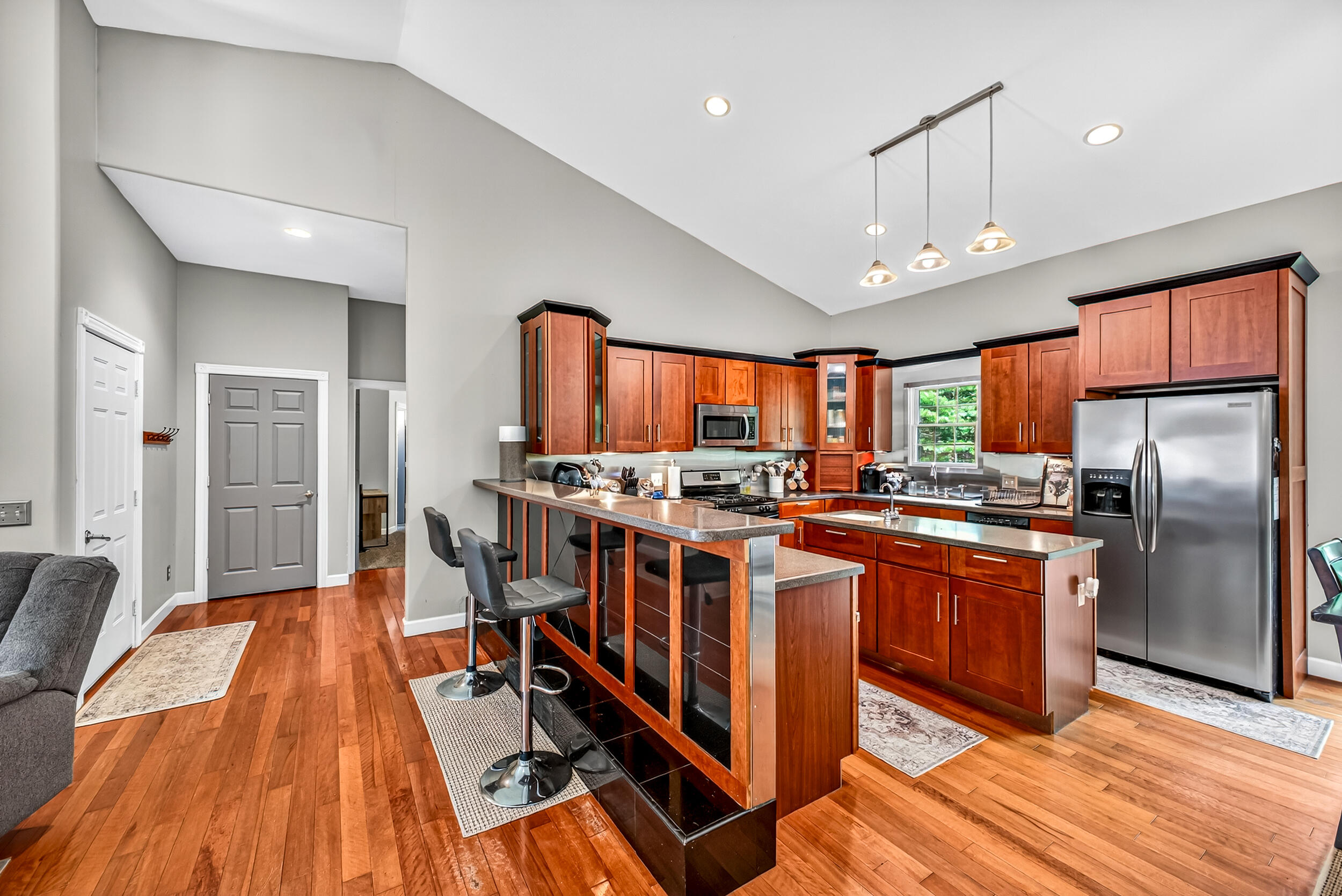 6472 Beverlyway Drive