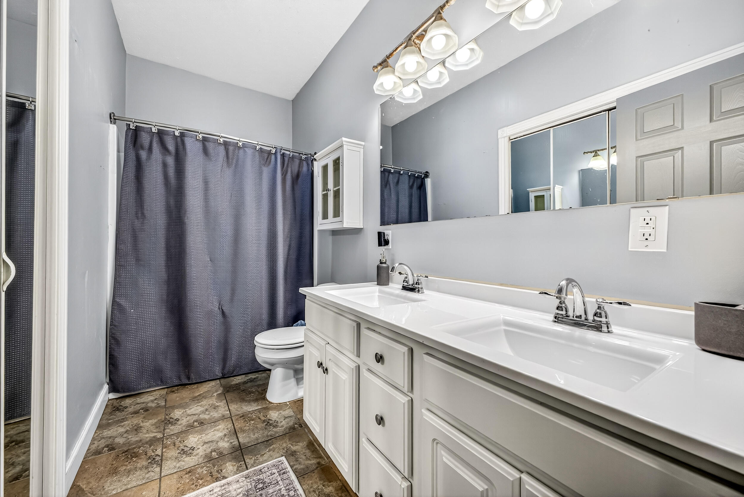 6472 Beverlyway Drive