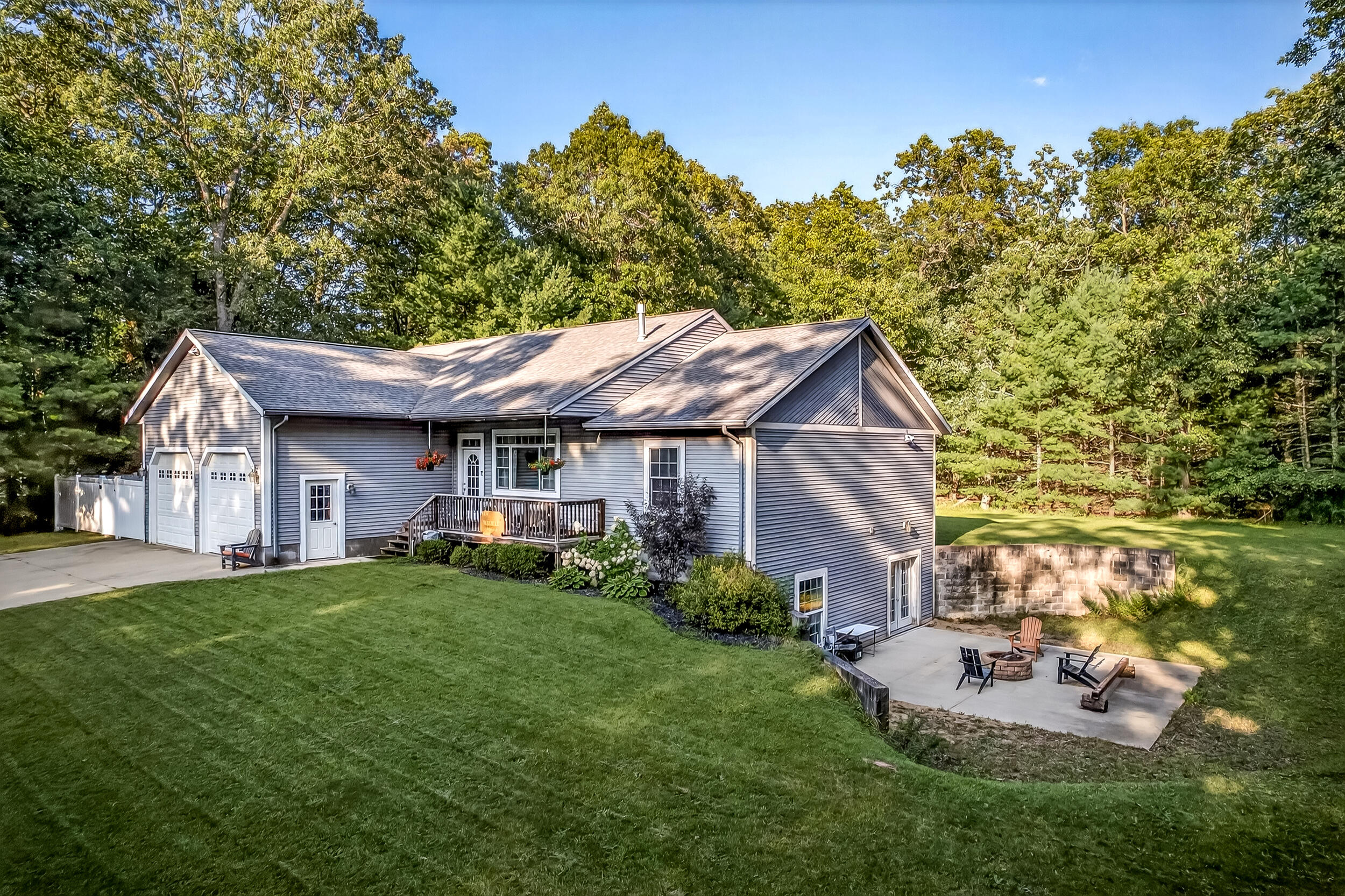 6472 Beverlyway Drive