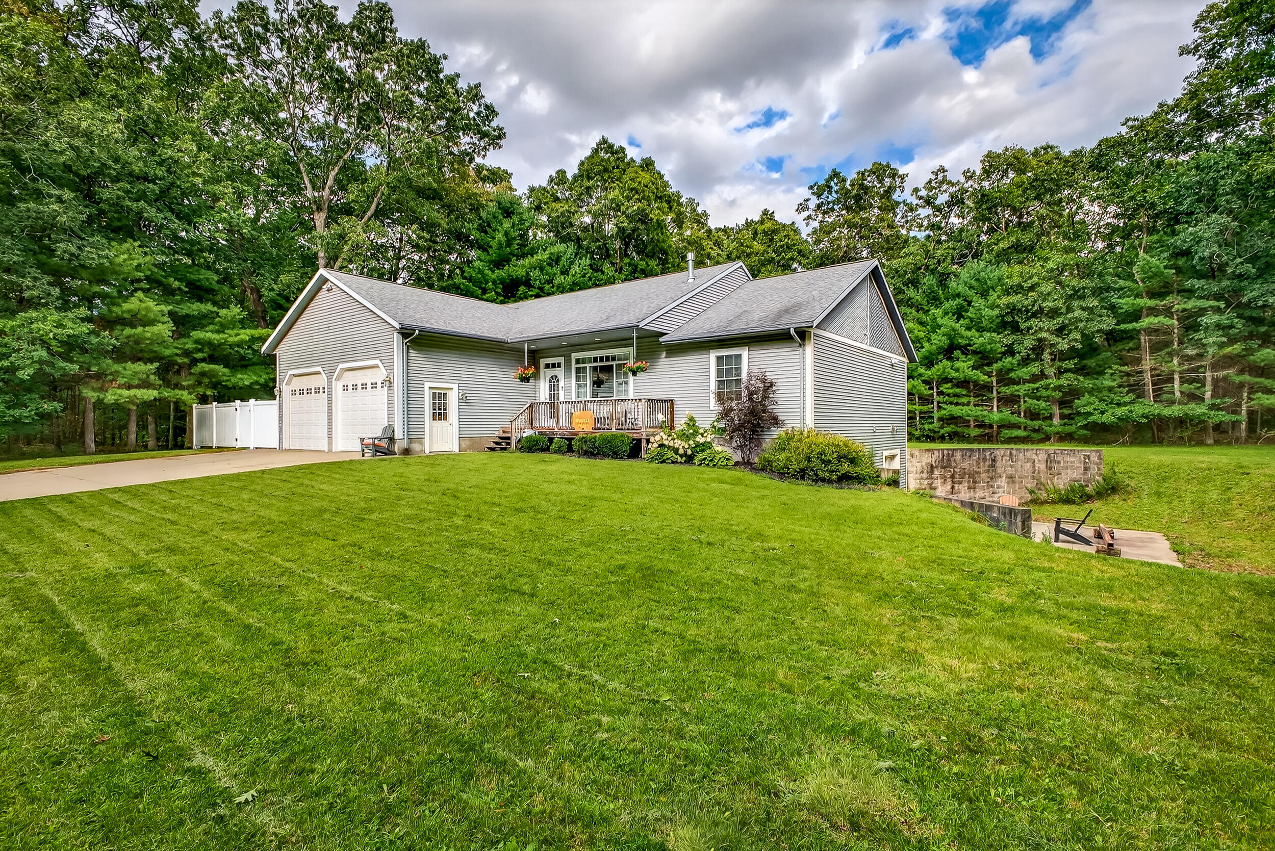 6472 Beverlyway Drive