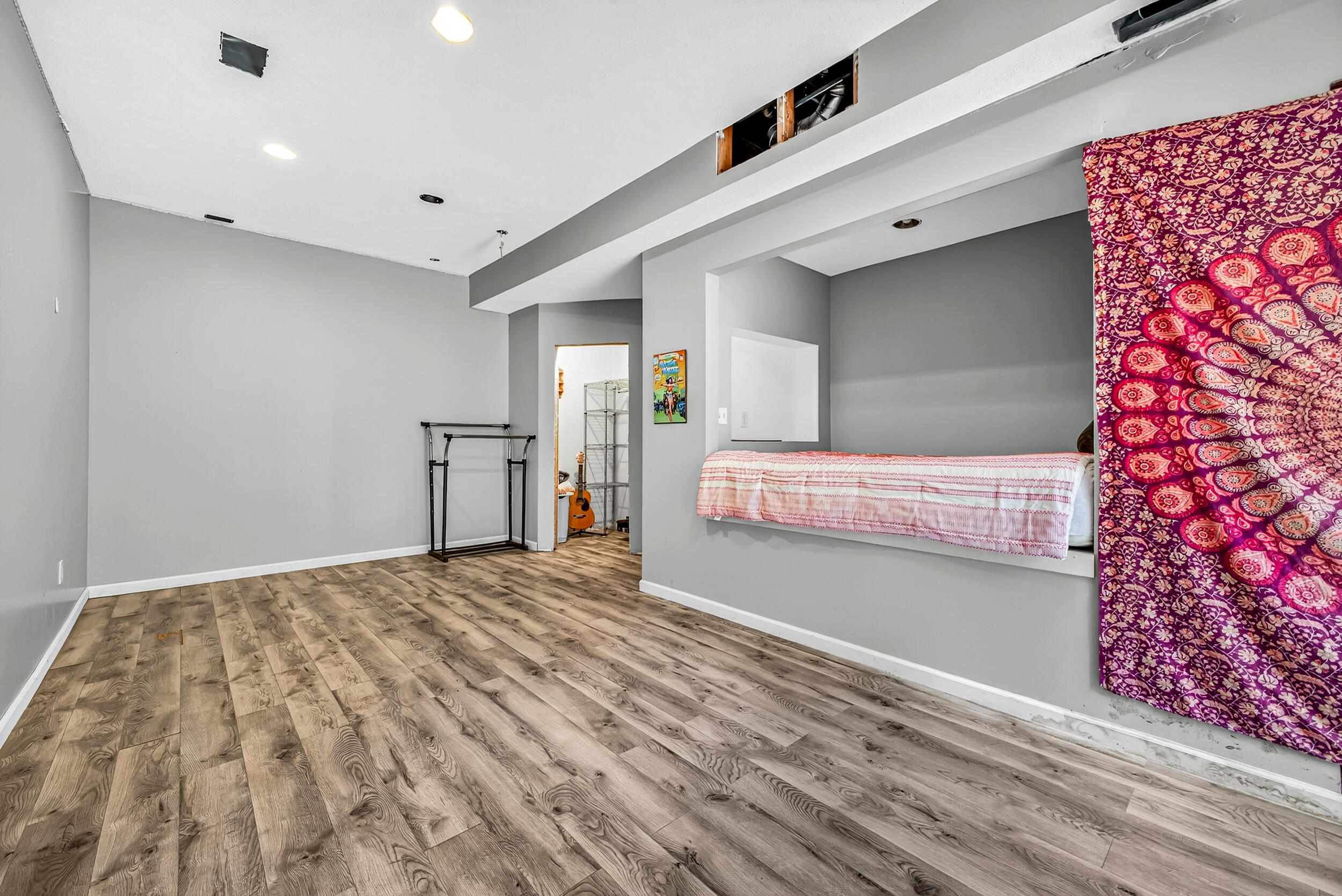 6472 Beverlyway Drive