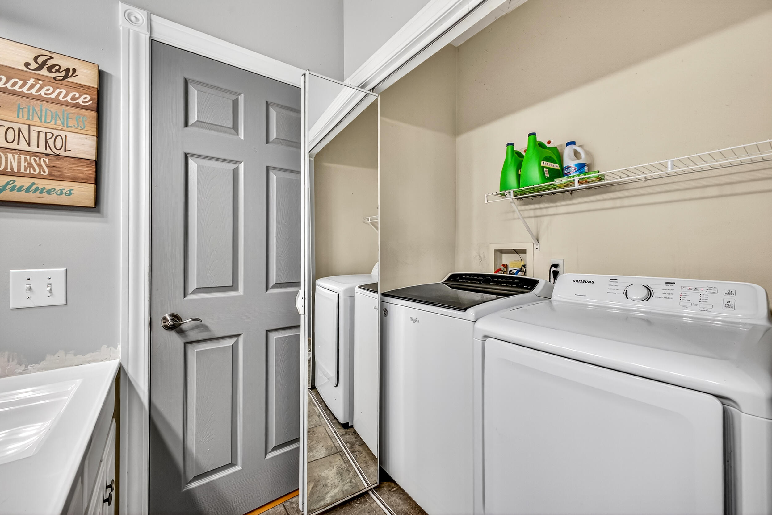 6472 Beverlyway Drive