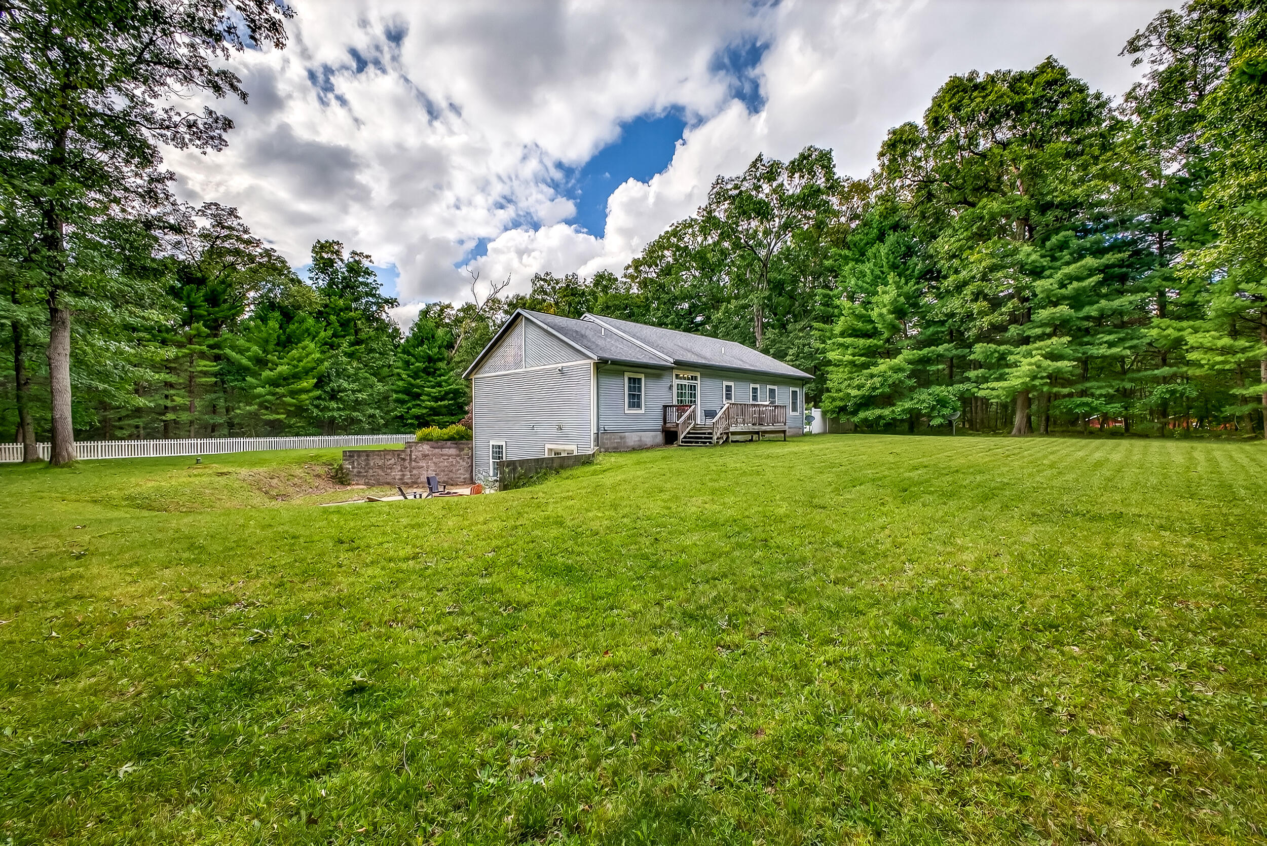 6472 Beverlyway Drive