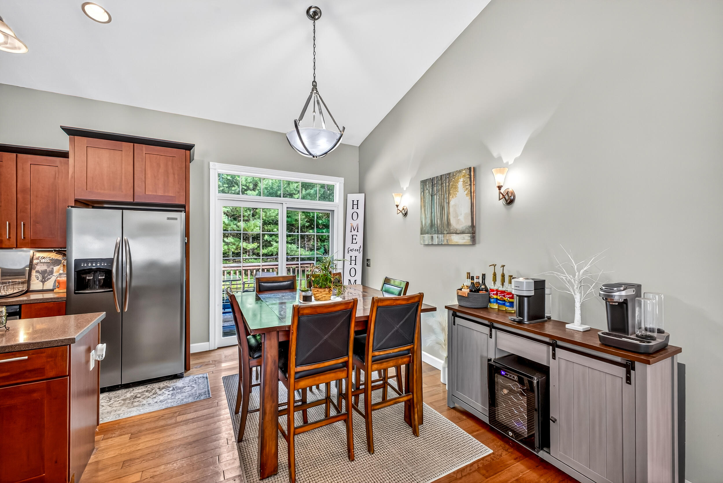 6472 Beverlyway Drive