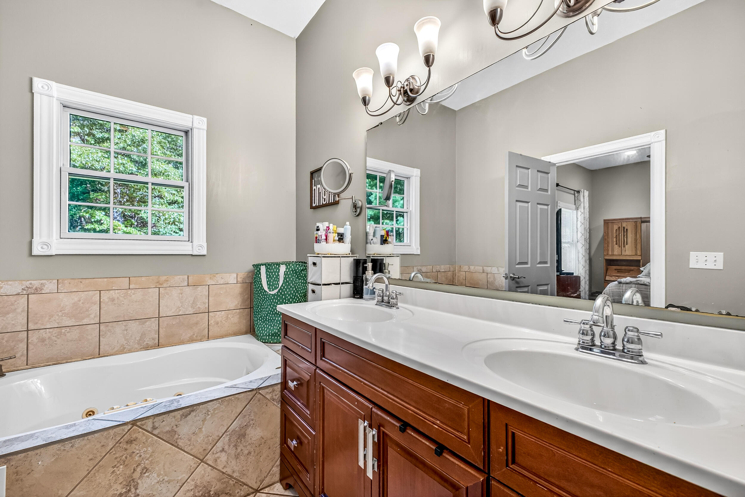 6472 Beverlyway Drive