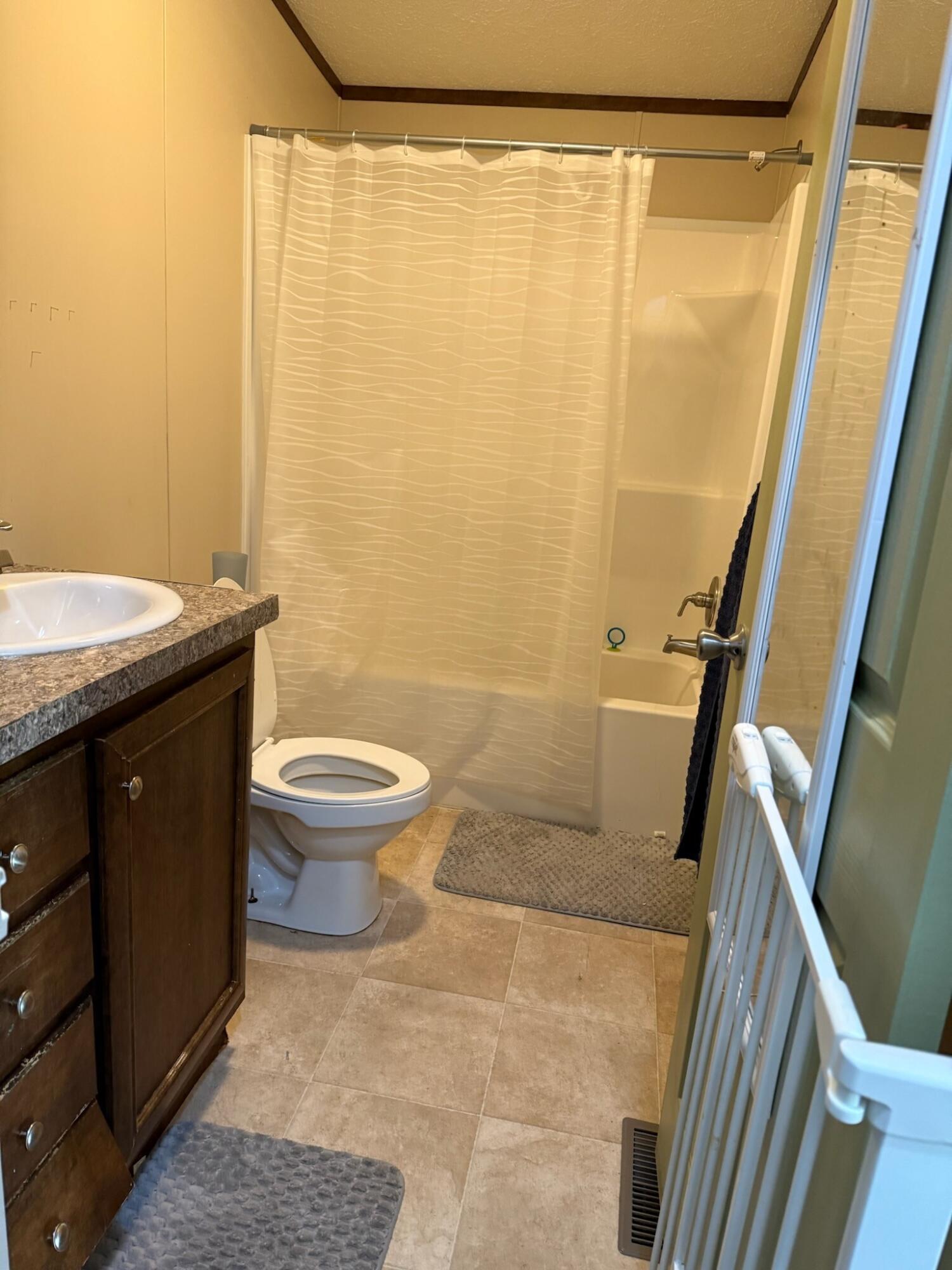 1832 Pepperwood Trail W