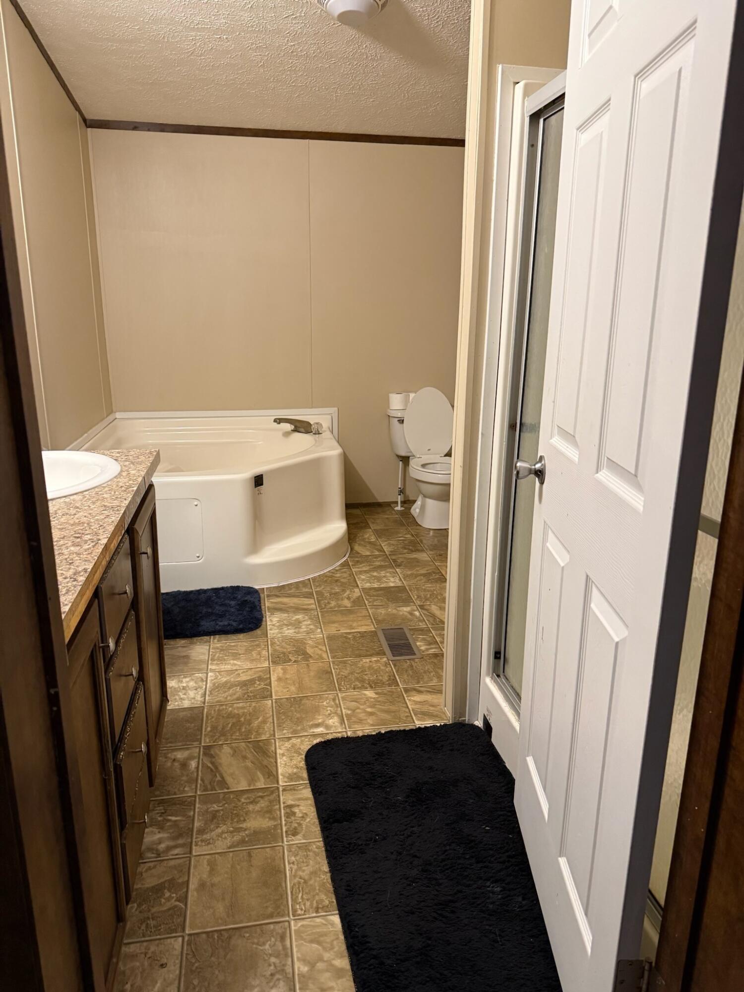 1832 Pepperwood Trail W