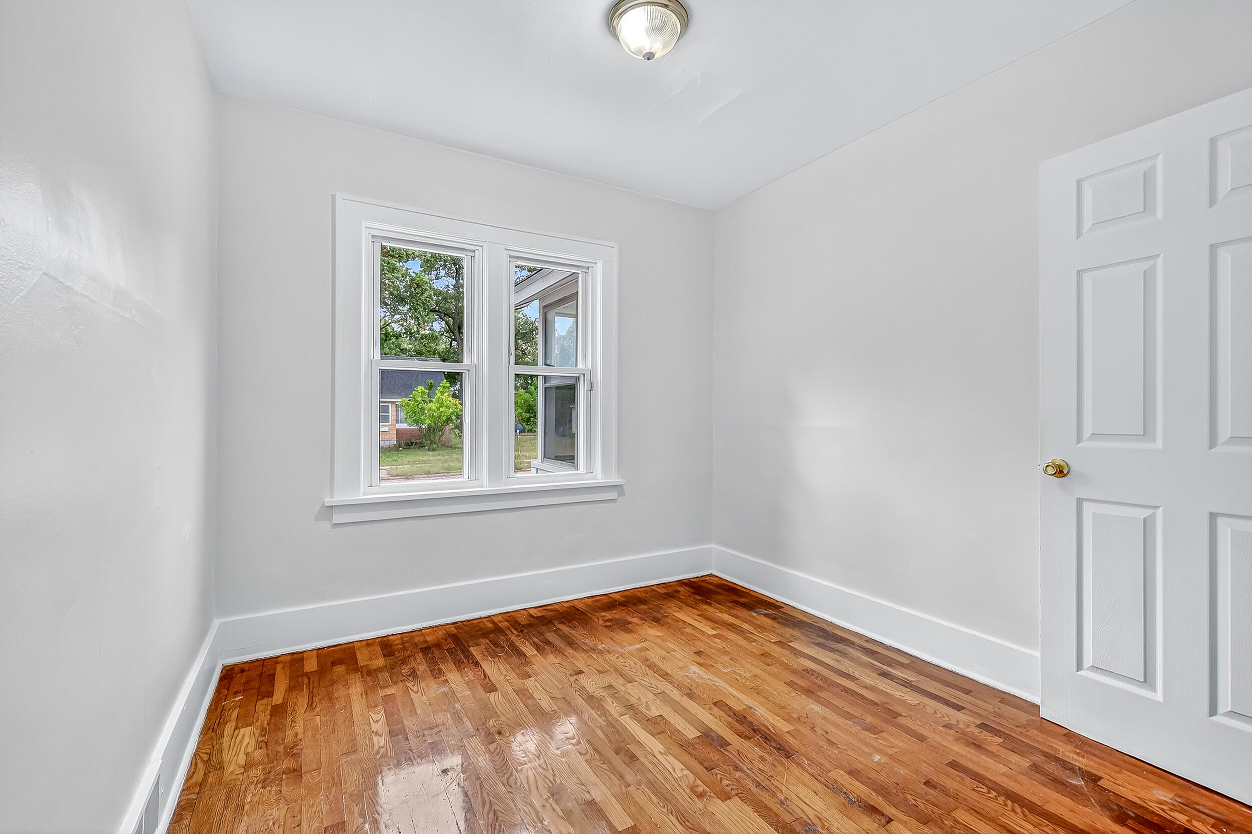 224 E Lincoln Avenue