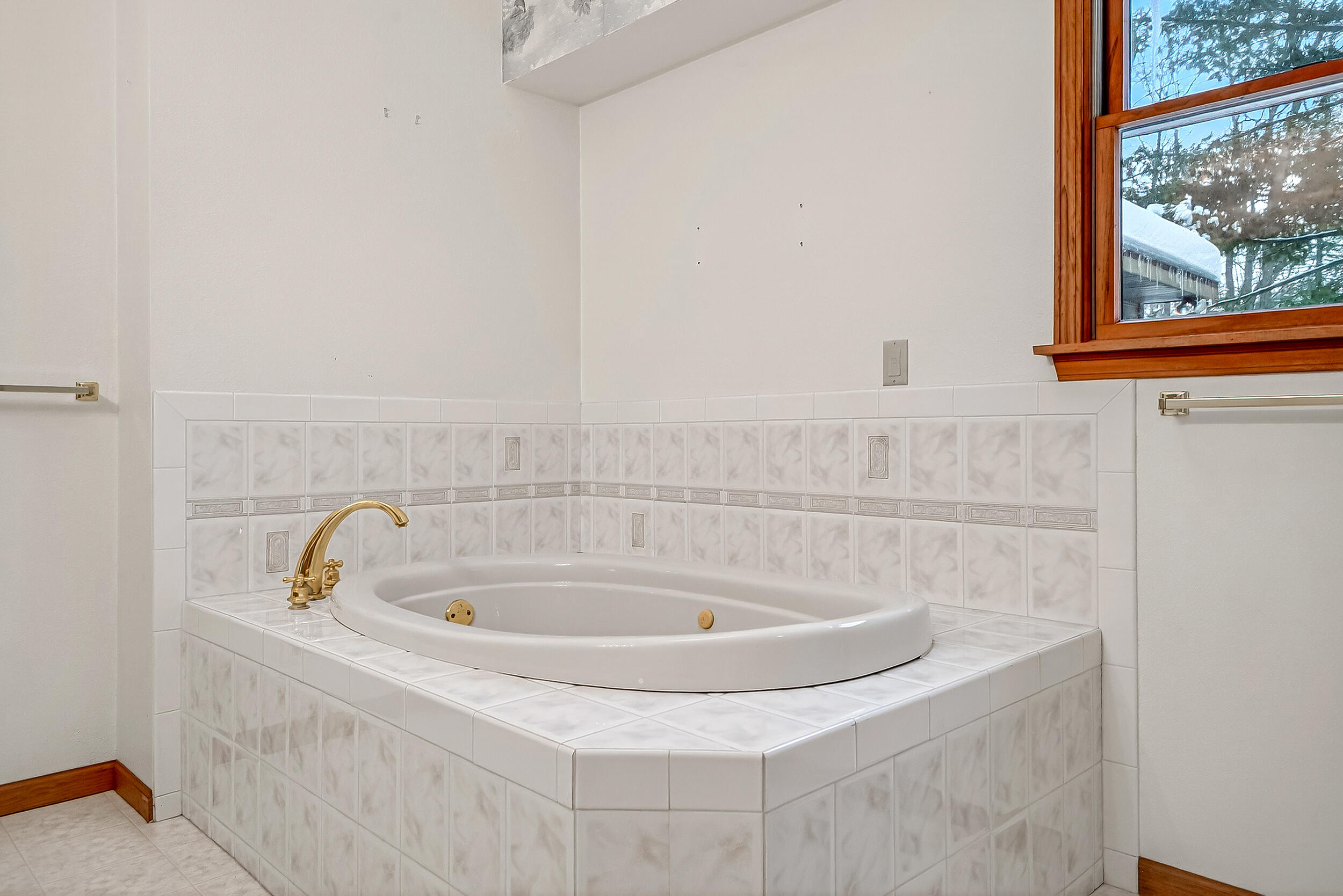 4333 Creekside Drive