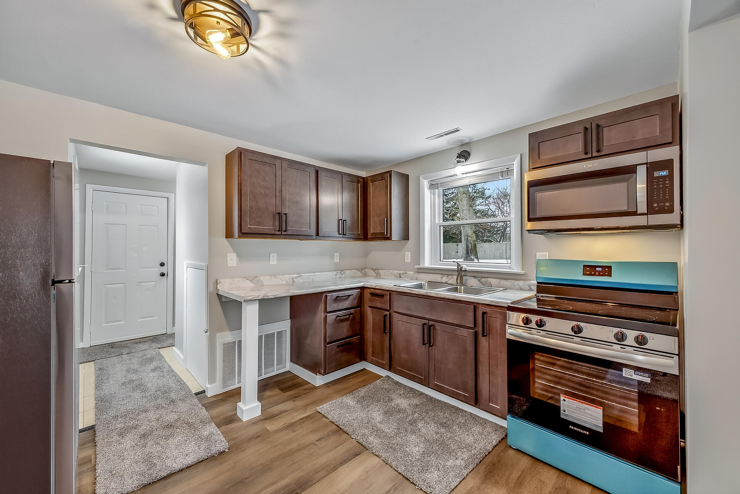 311 E Riley-Thompson Road