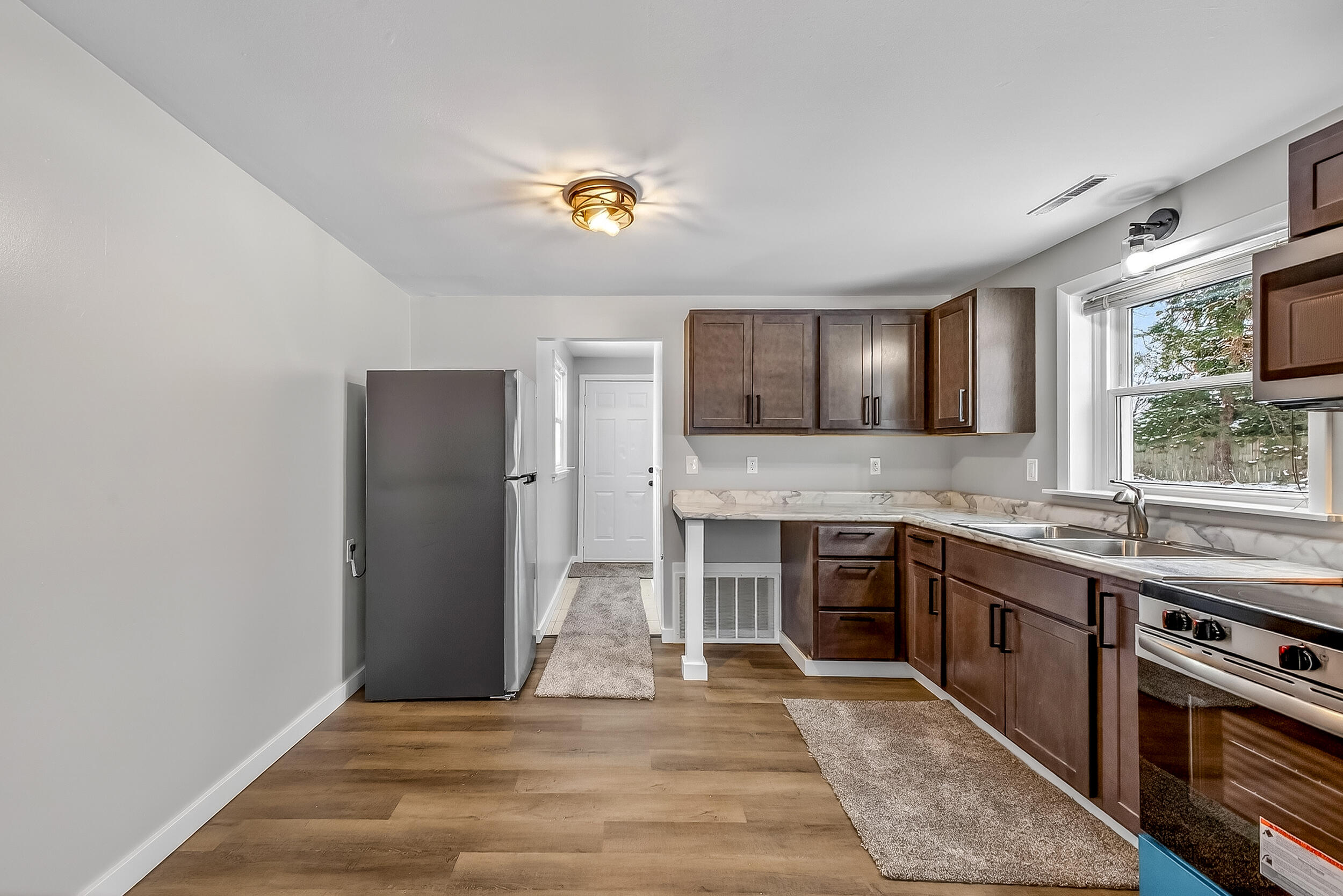 311 E Riley-Thompson Road