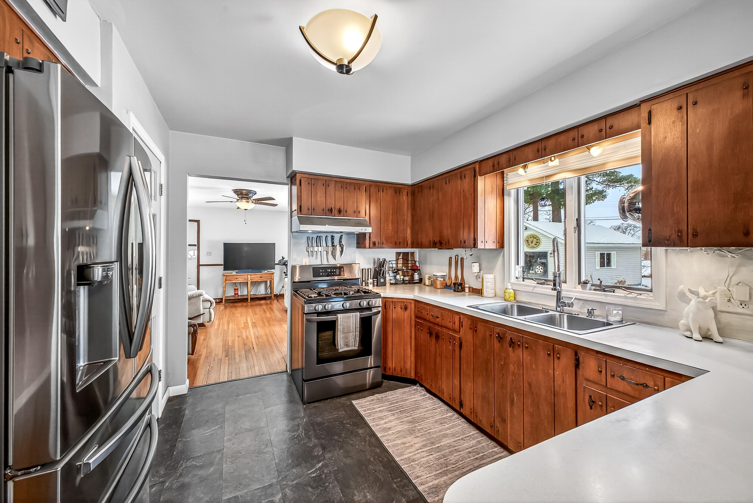 936 S Division Street